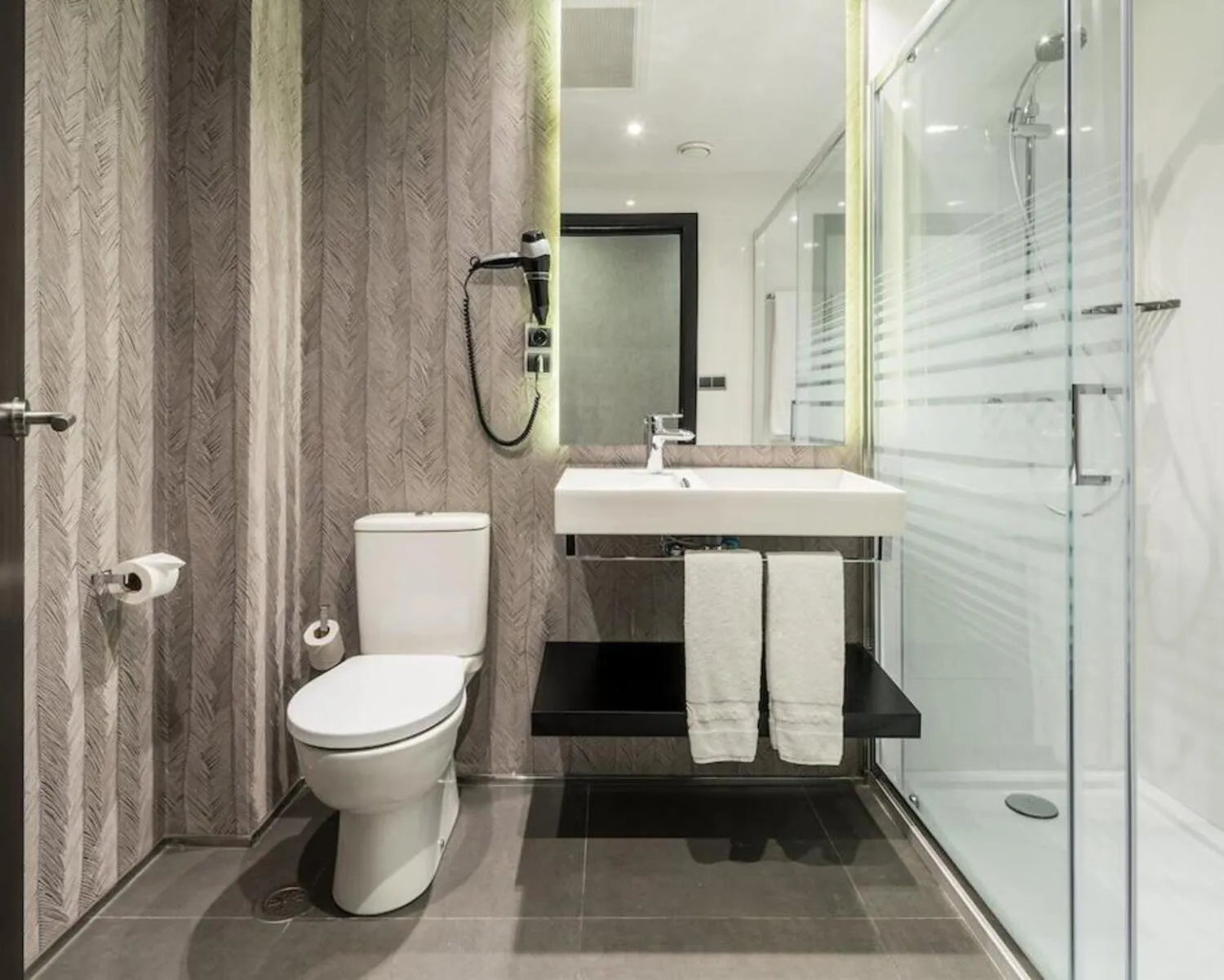 Property building in Ilunion Bel-Art