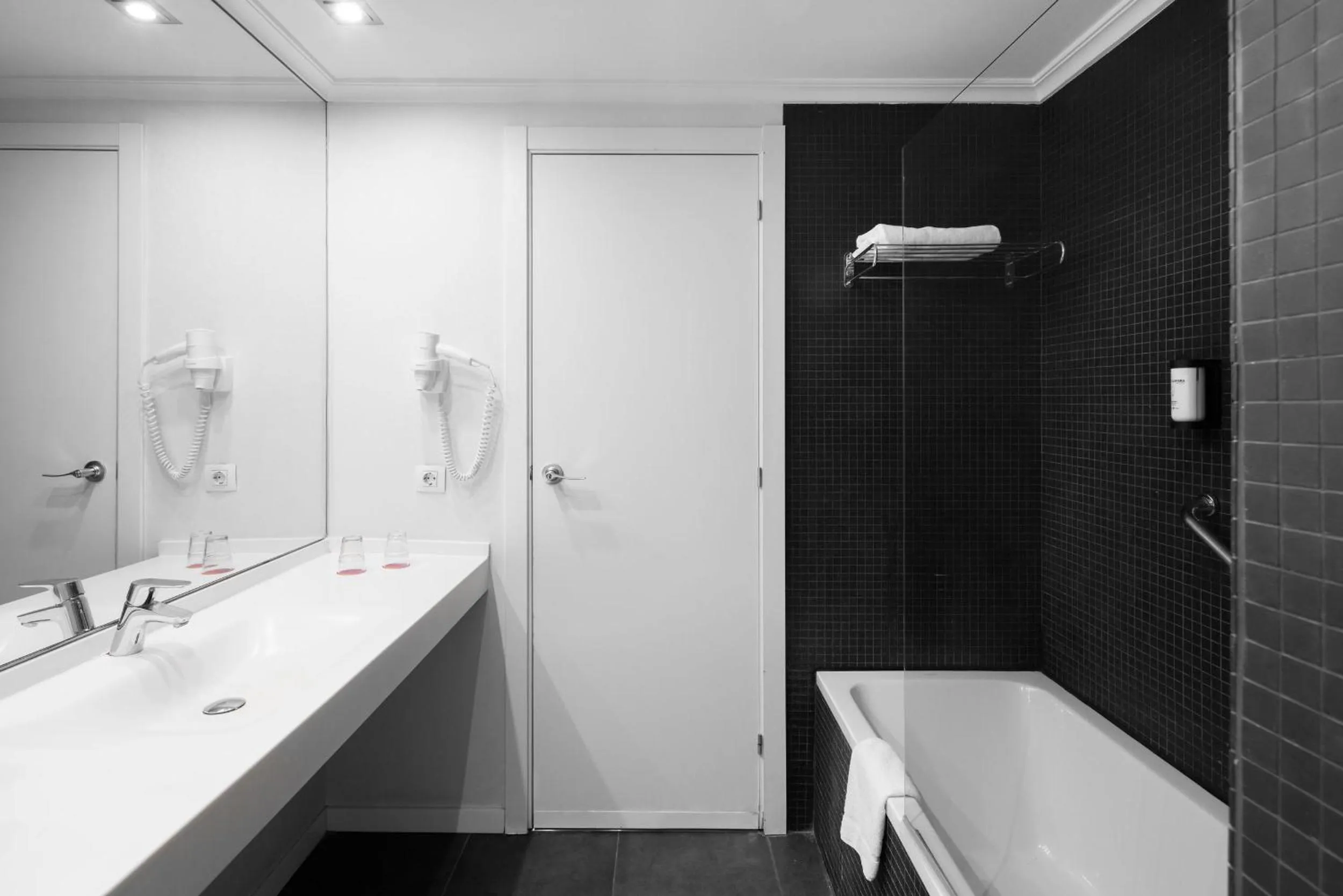 Bathroom in Hotel Alimara