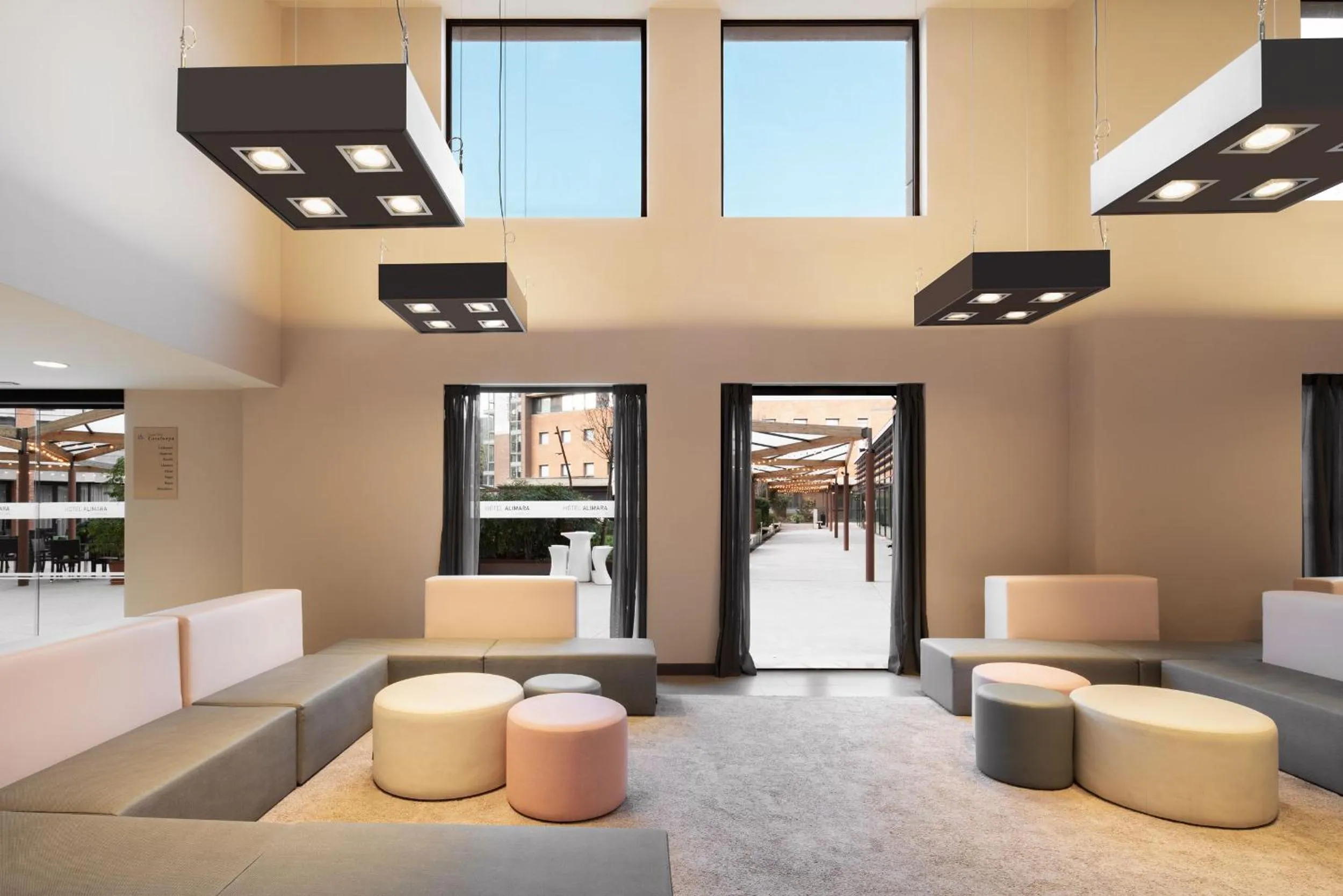 Lobby or reception in Hotel Alimara