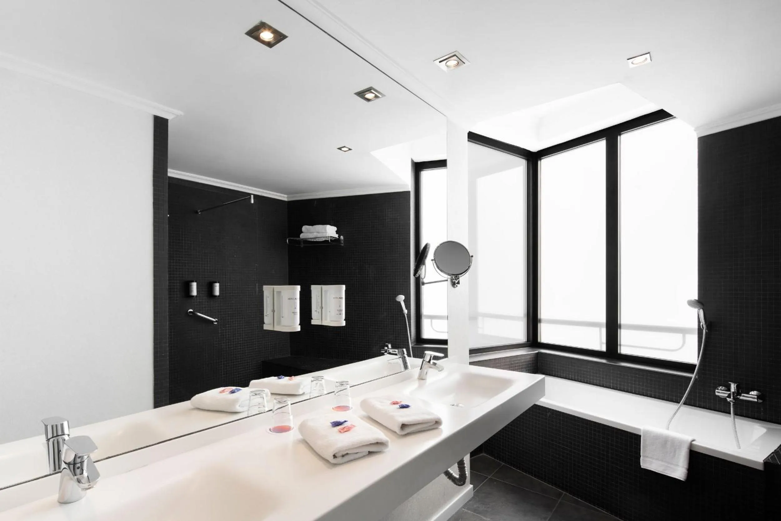 Bathroom in Hotel Alimara