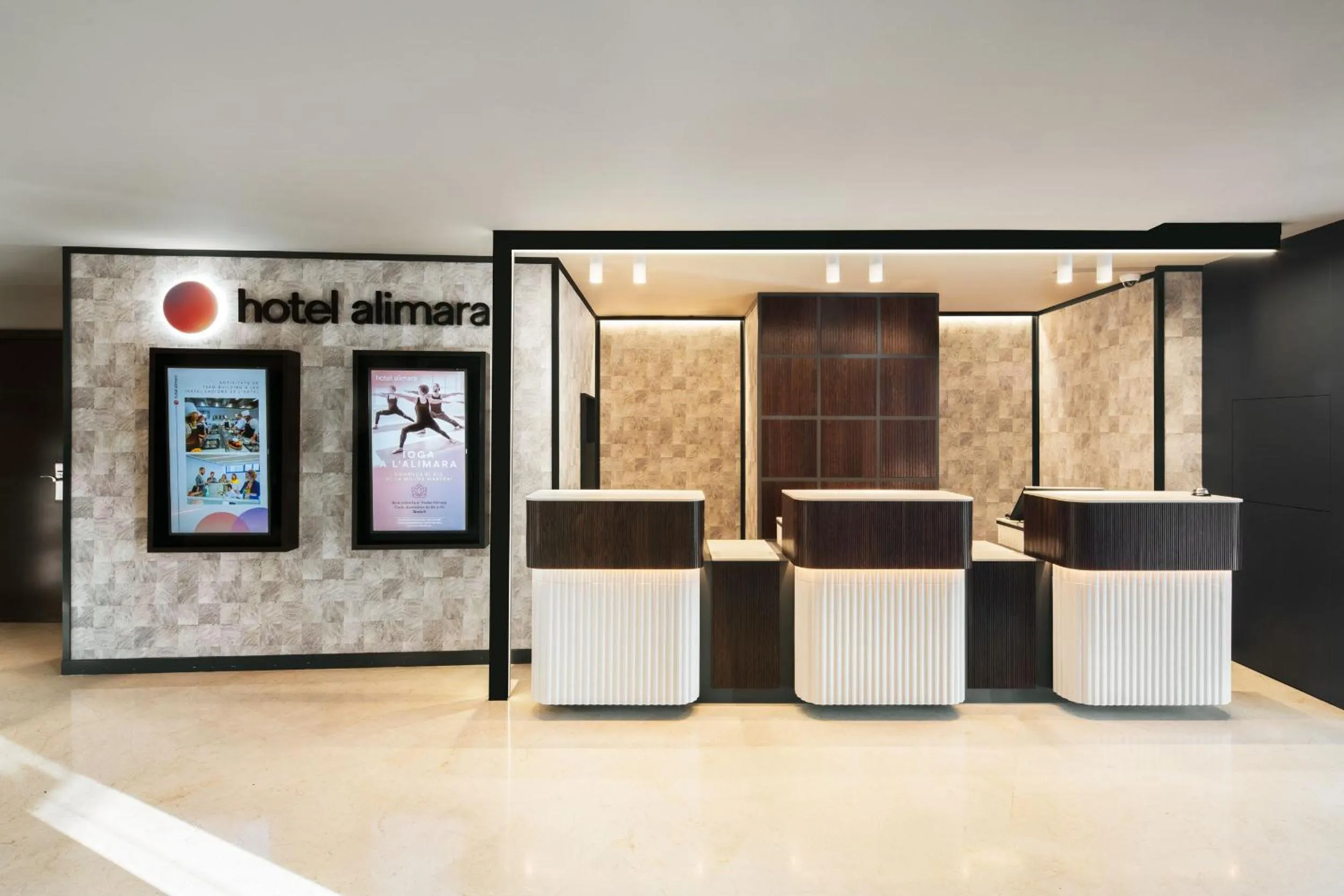 Lobby or reception in Hotel Alimara