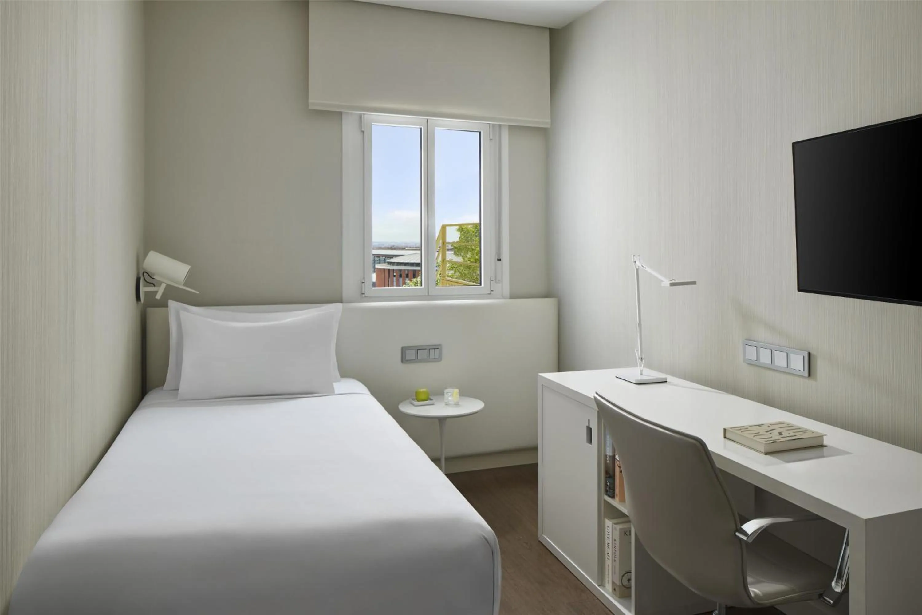 Bedroom, Bed in NH Madrid Atocha