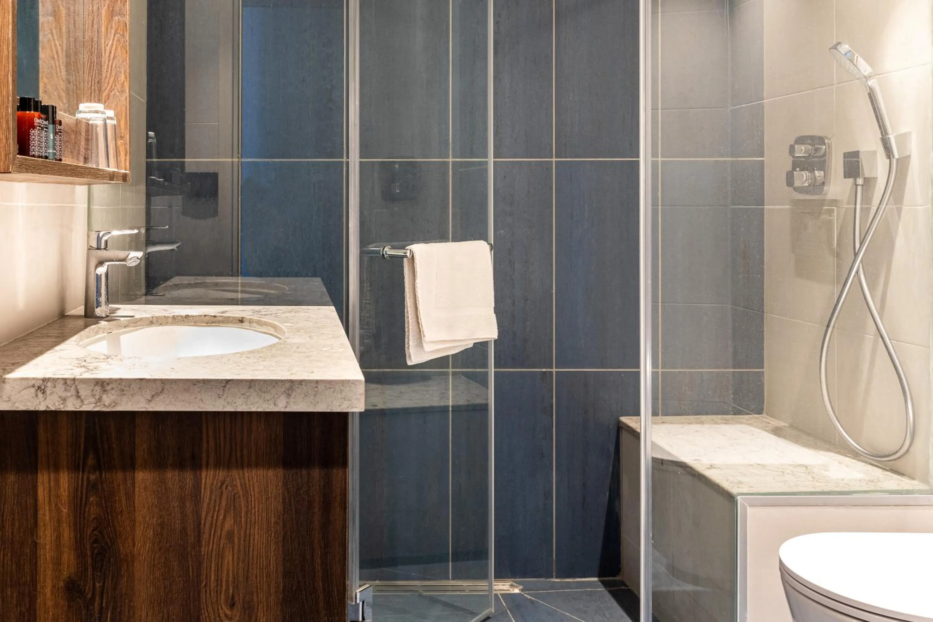 Shower in King Solomon Hotel Tiberias