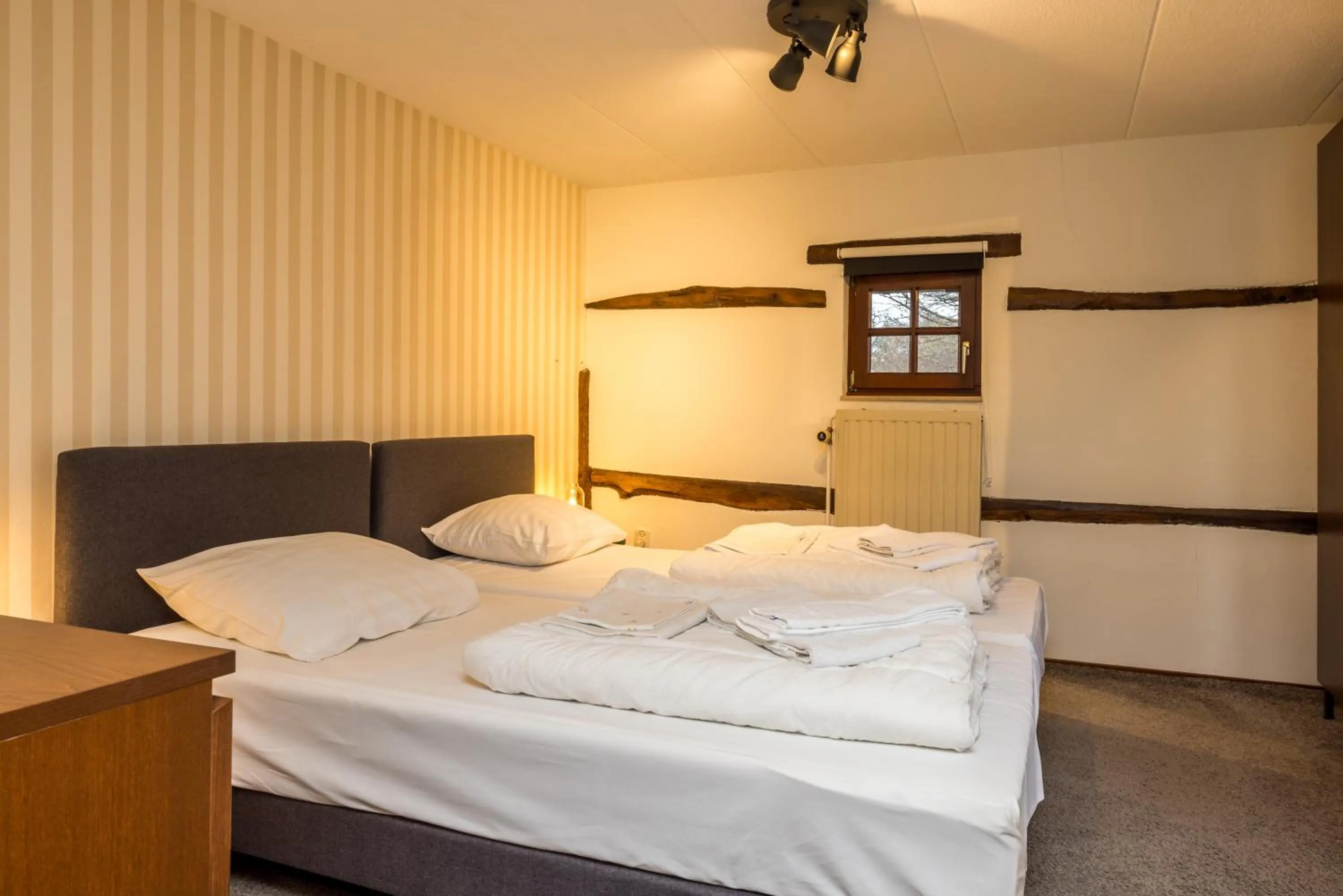 Bed in Hotel,Herberg & Appartementen de Smidse