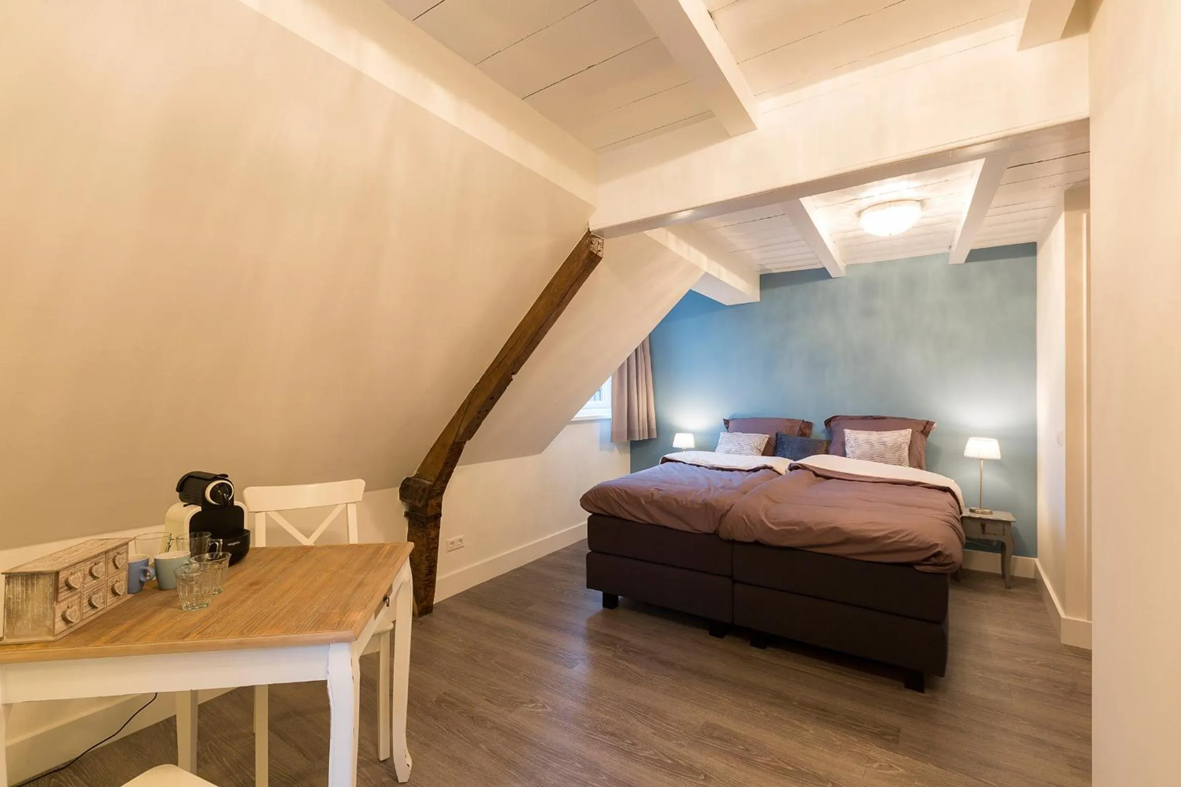 Bed in Bed & Breakfast De Vier Seizoenen