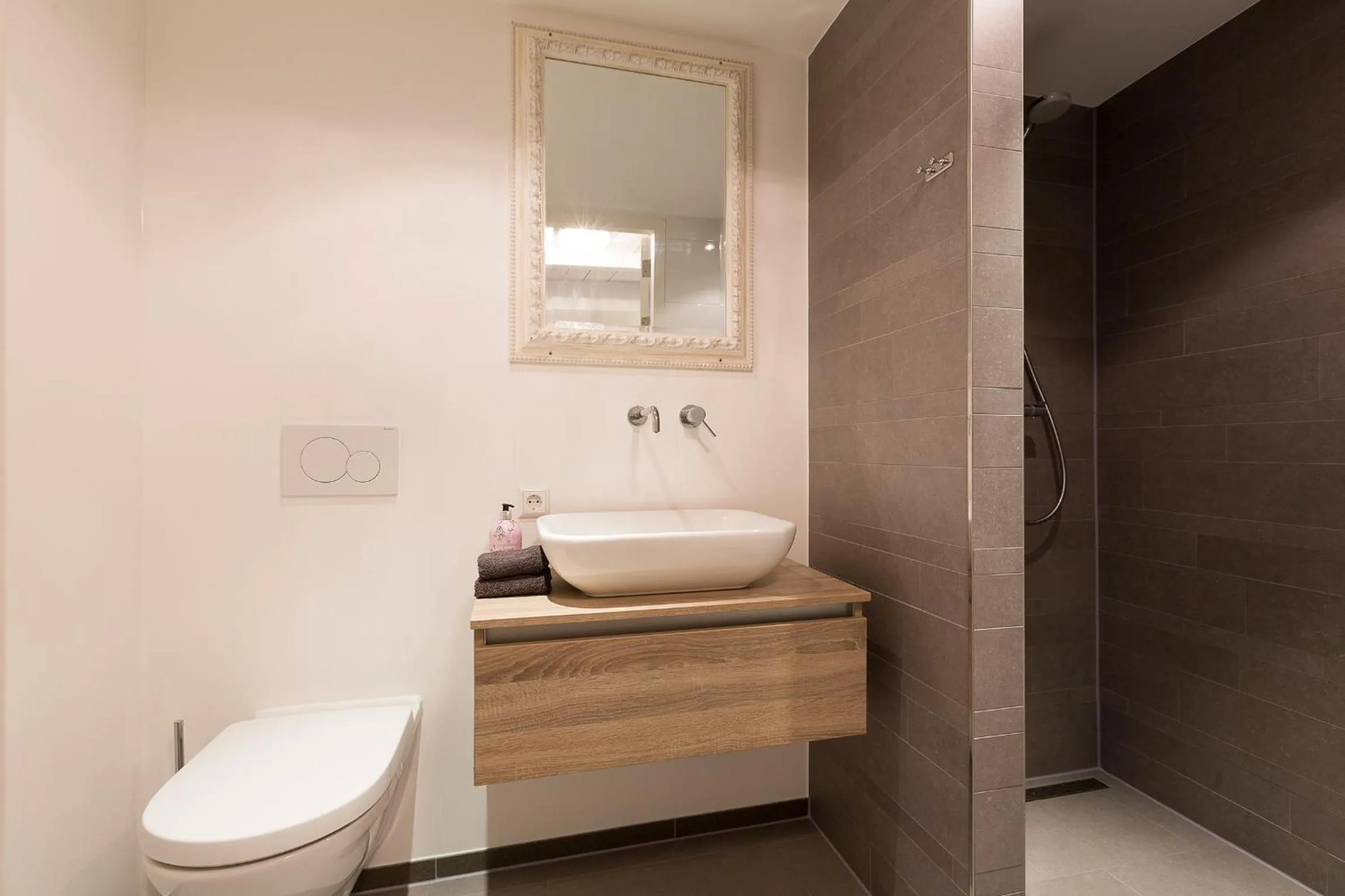 Shower in Bed & Breakfast De Vier Seizoenen