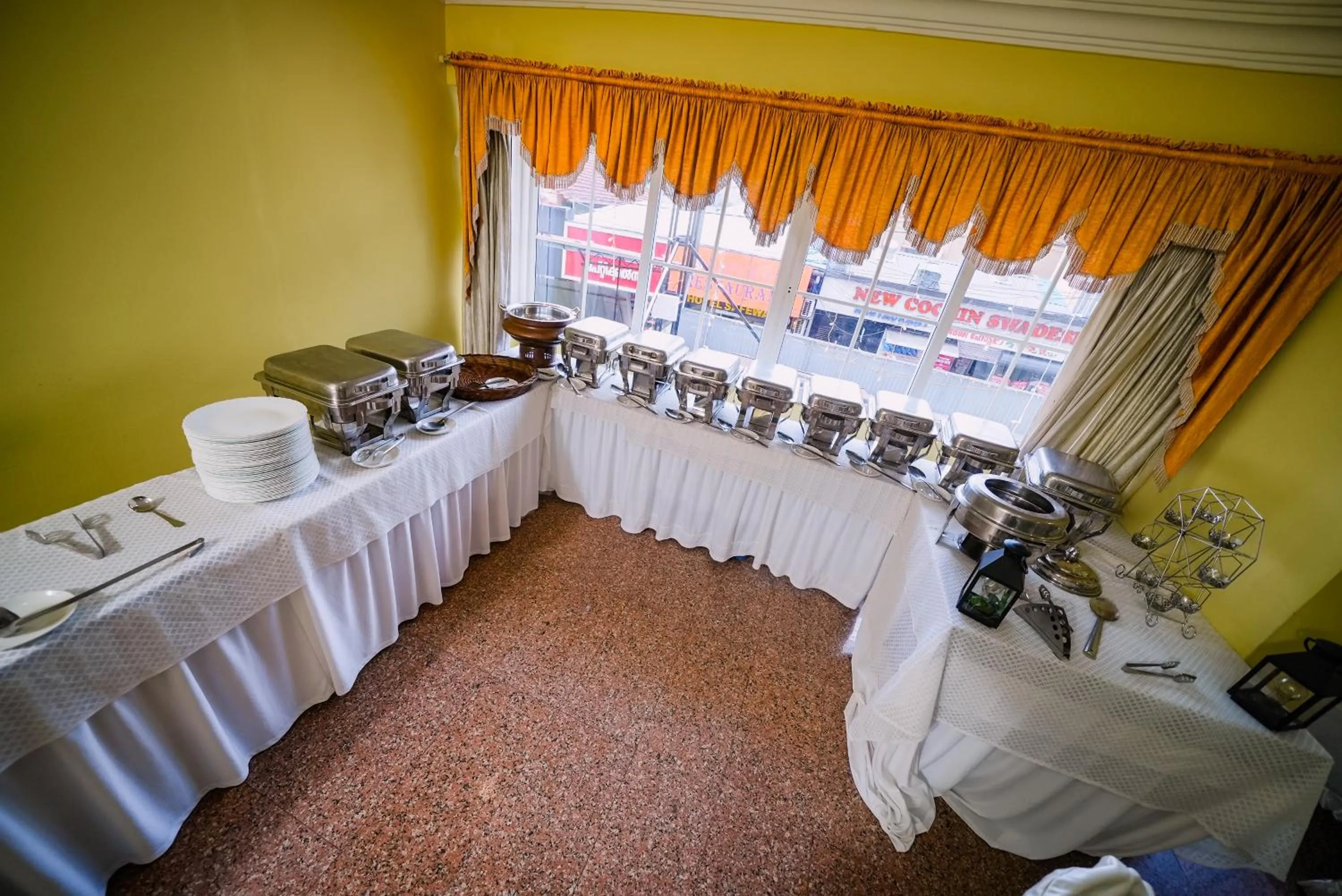 Food and drinks in Hotel Palmyra Grand Inn - Kochi