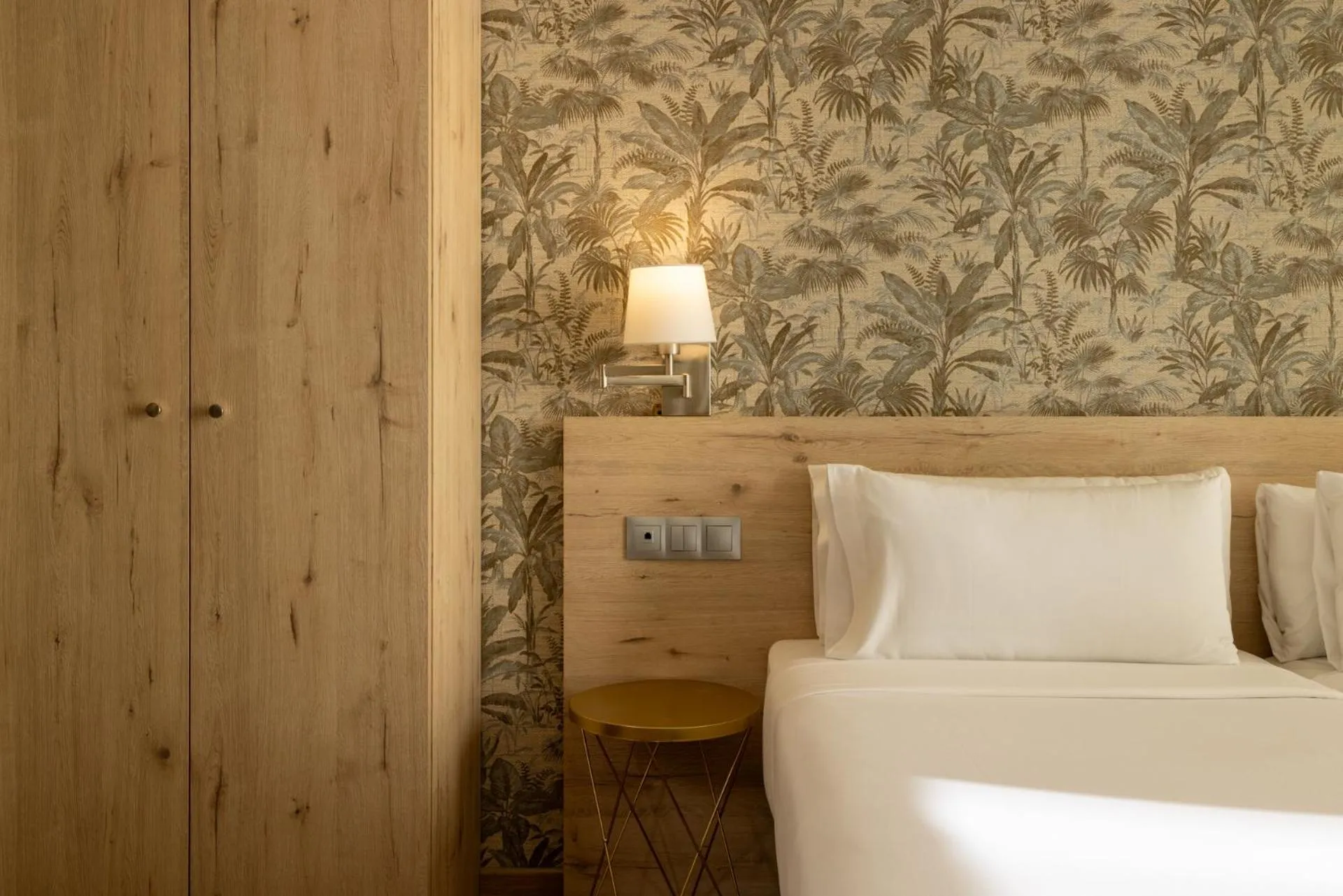 Bed in Hotel Avenida Gran Vía