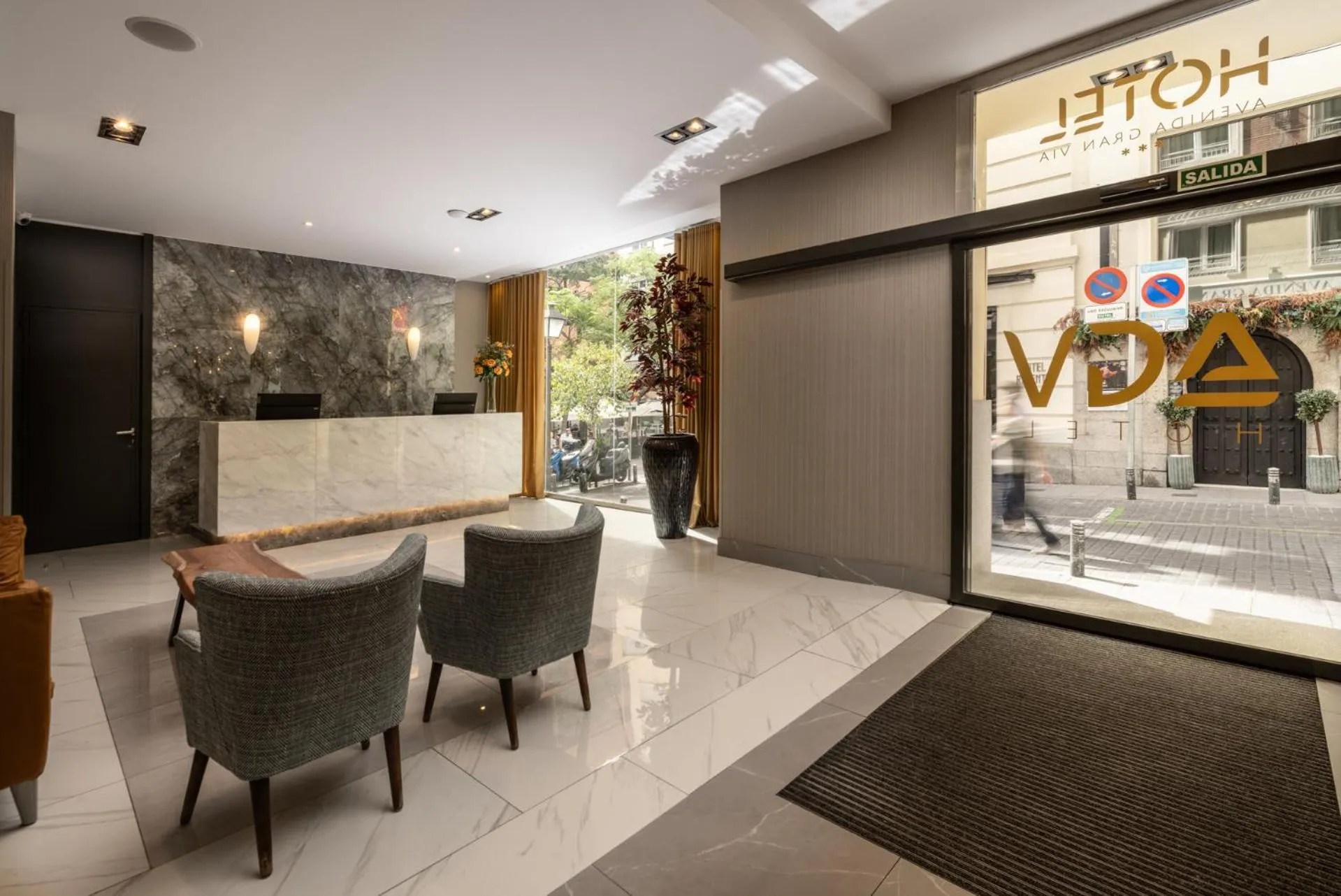 Lobby or reception in Hotel Avenida Gran Vía