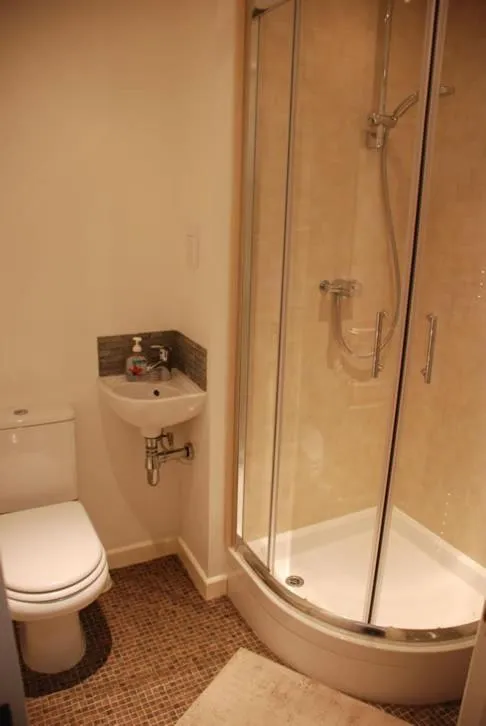 Shower in Wendover Guest House