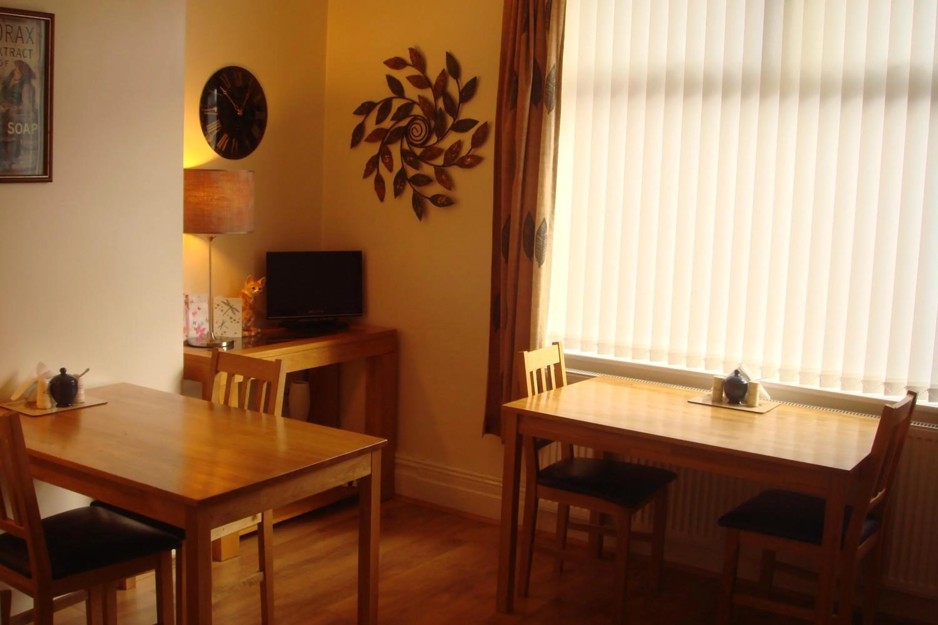 Restaurant/places to eat in Wendover Guest House