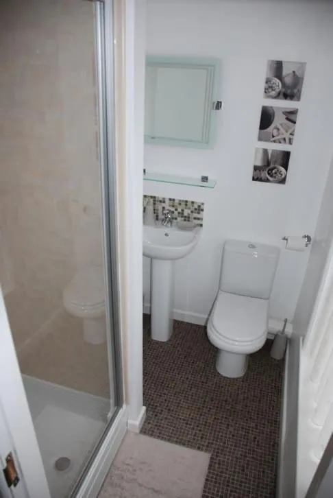 Shower in Wendover Guest House