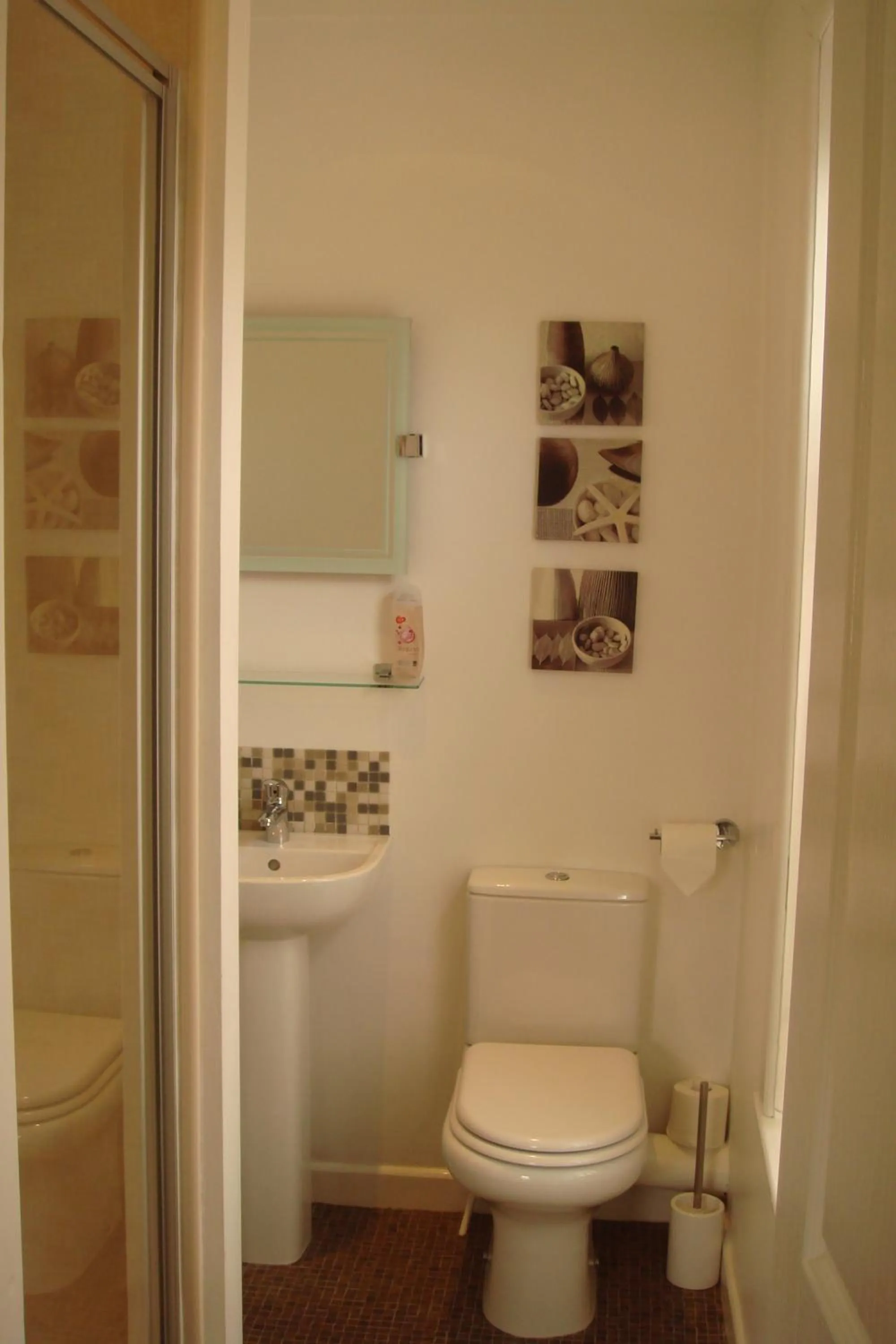 Shower in Wendover Guest House