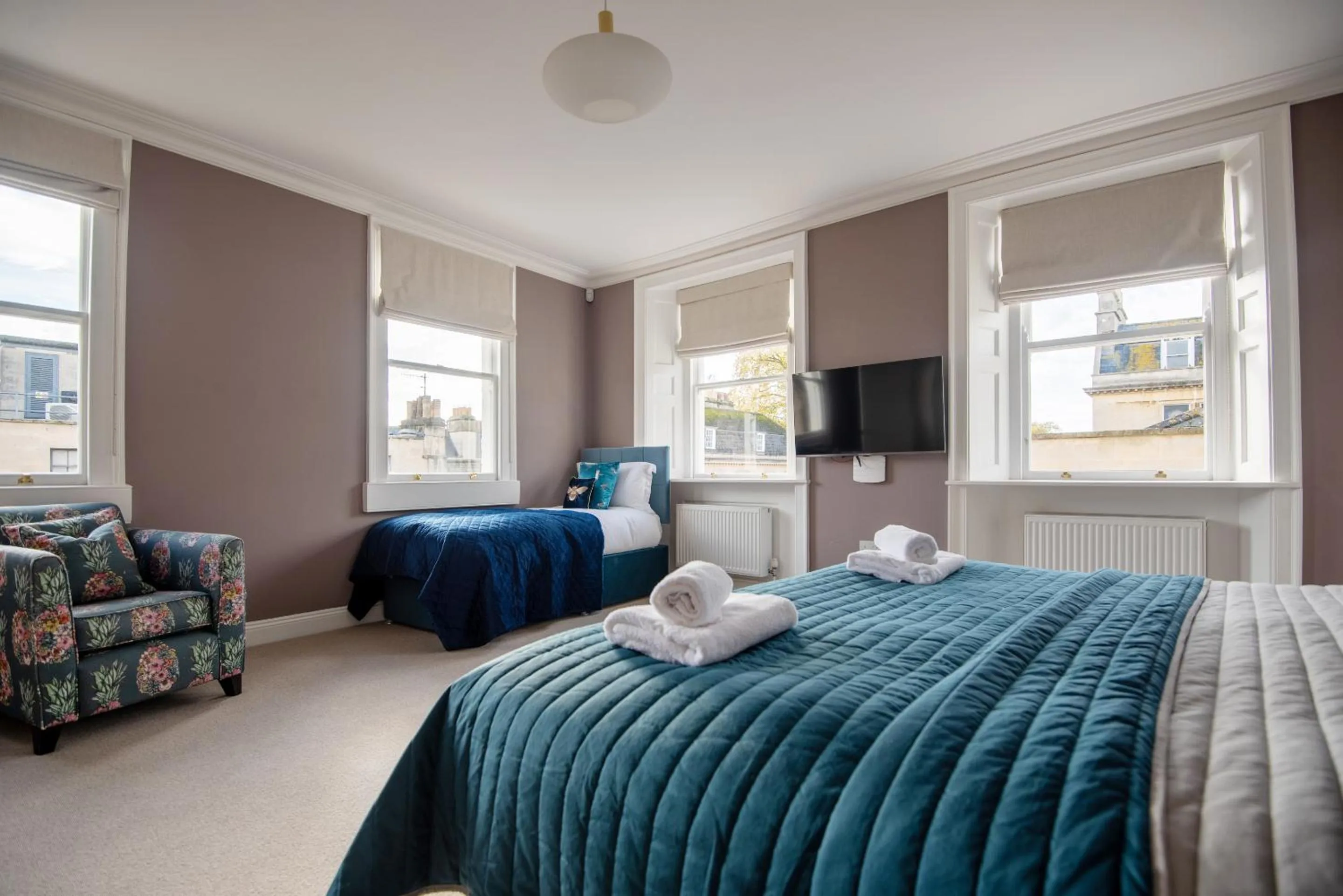 Bedroom, Bed in Dream Stays Bath - Barton House