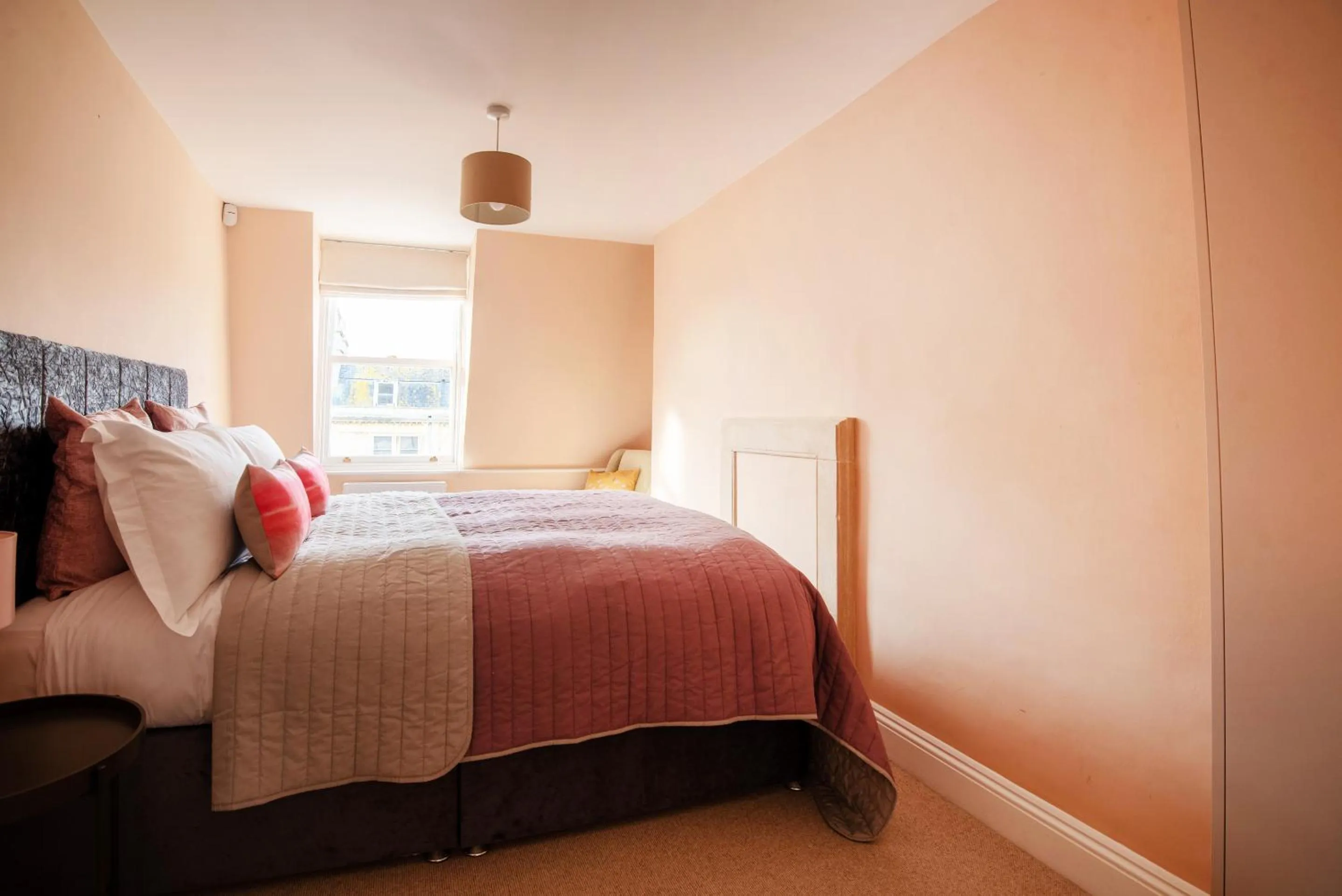 Bedroom, Bed in Dream Stays Bath - Barton House