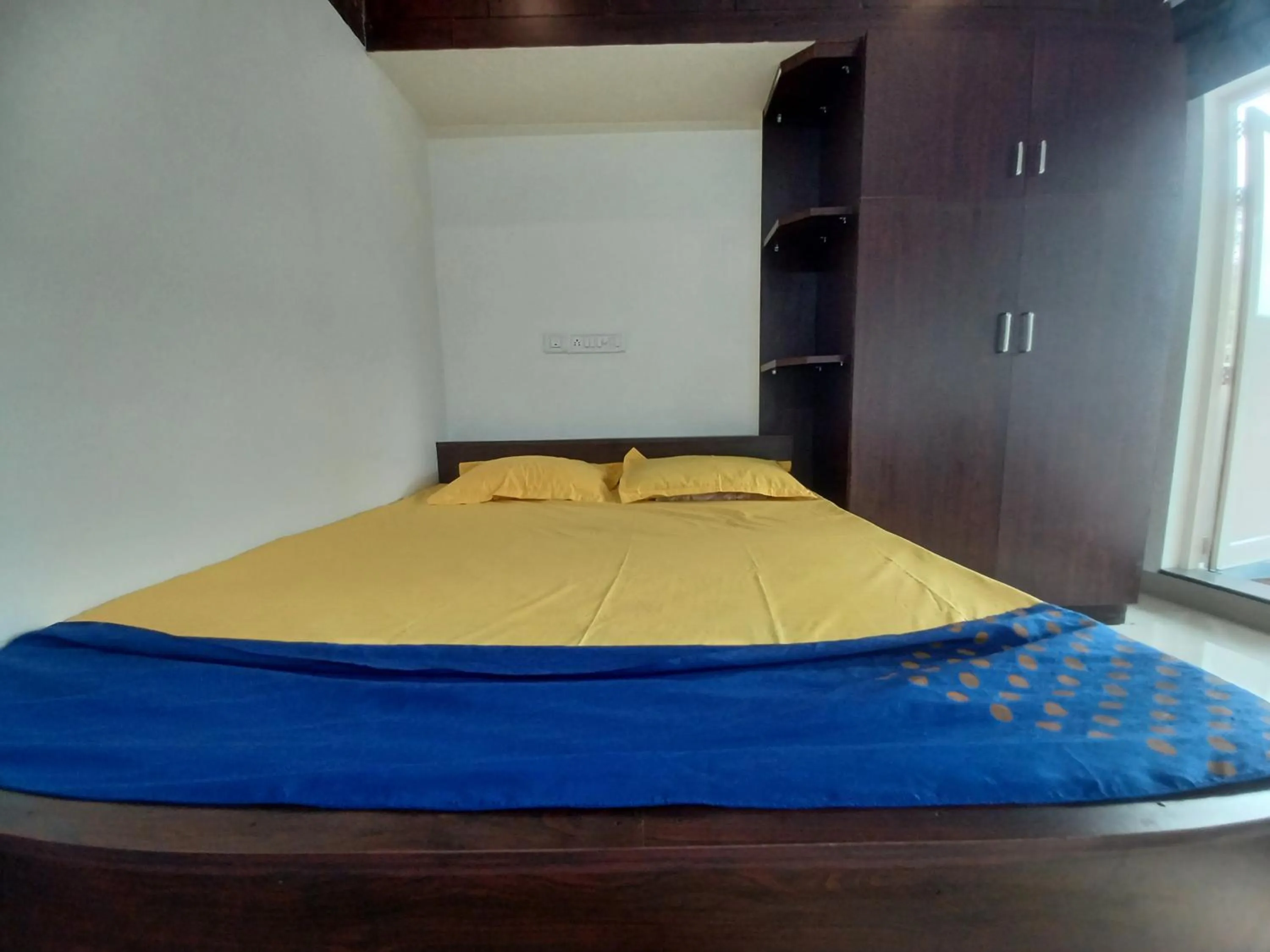Bed in JEENA MOTEL