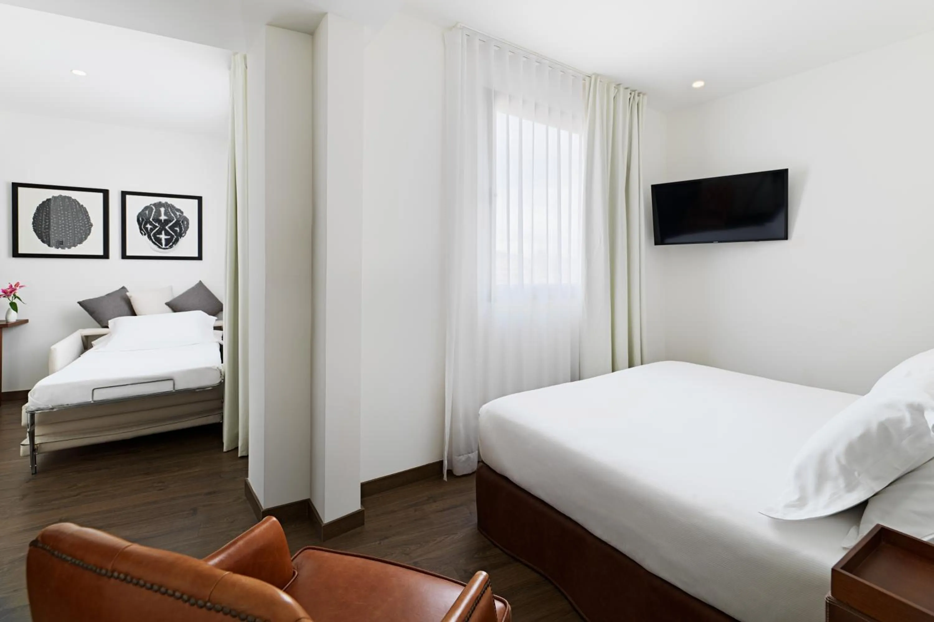 Bedroom, Bed in Boutique Hotel H10 Montcada