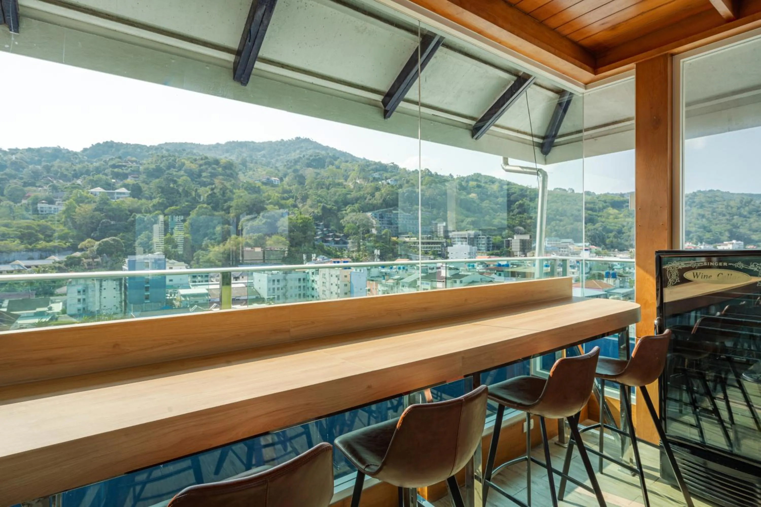 Lounge or bar in Sira Grande Hotel & Spa, Patong