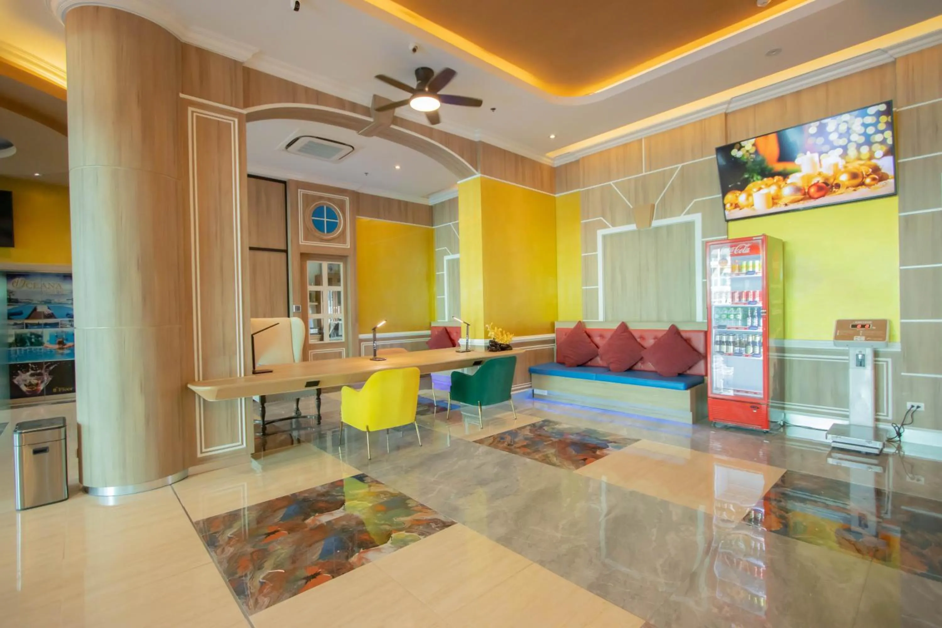 Communal lounge/ TV room in Sira Grande Hotel & Spa, Patong