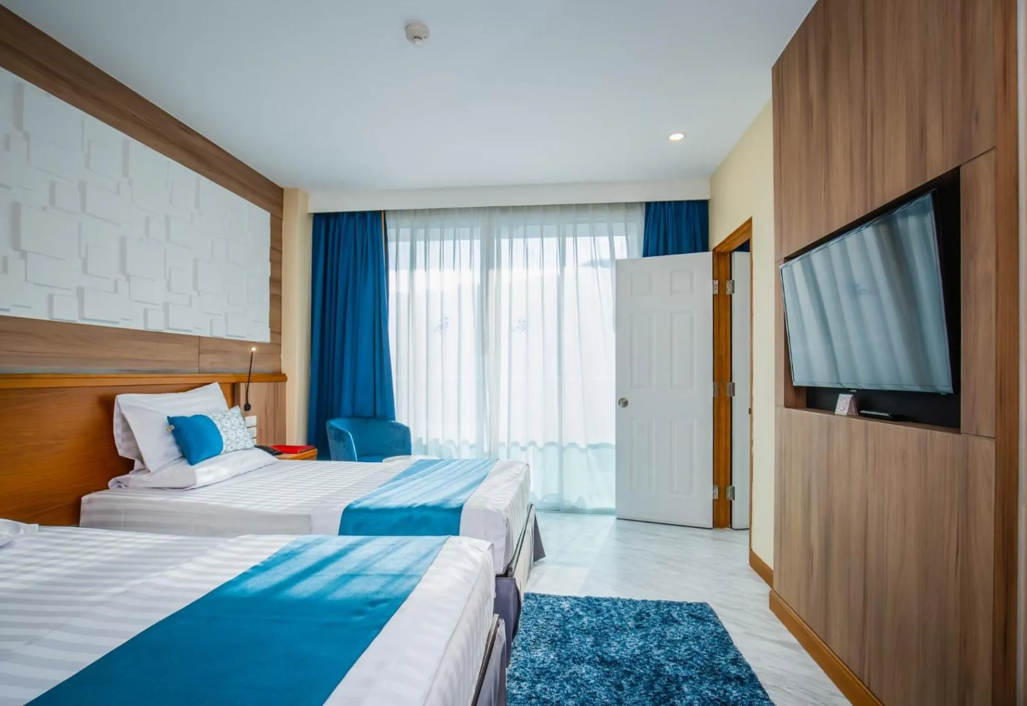 Bedroom, Bed in Sira Grande Hotel & Spa, Patong