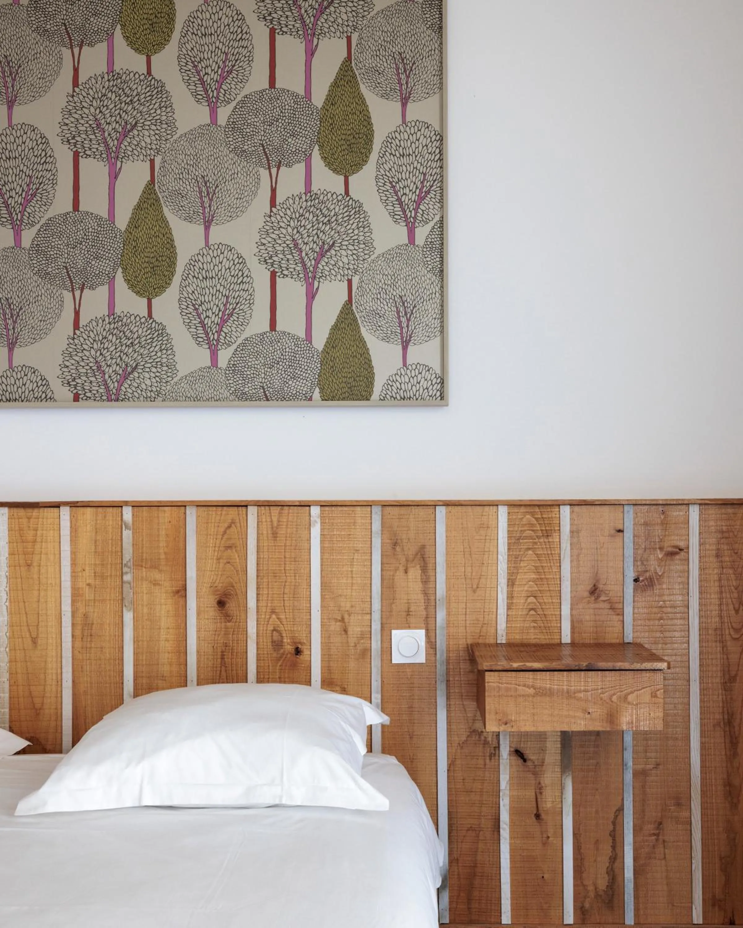 Bed in Cit'Hôtel le Relais Boisniard