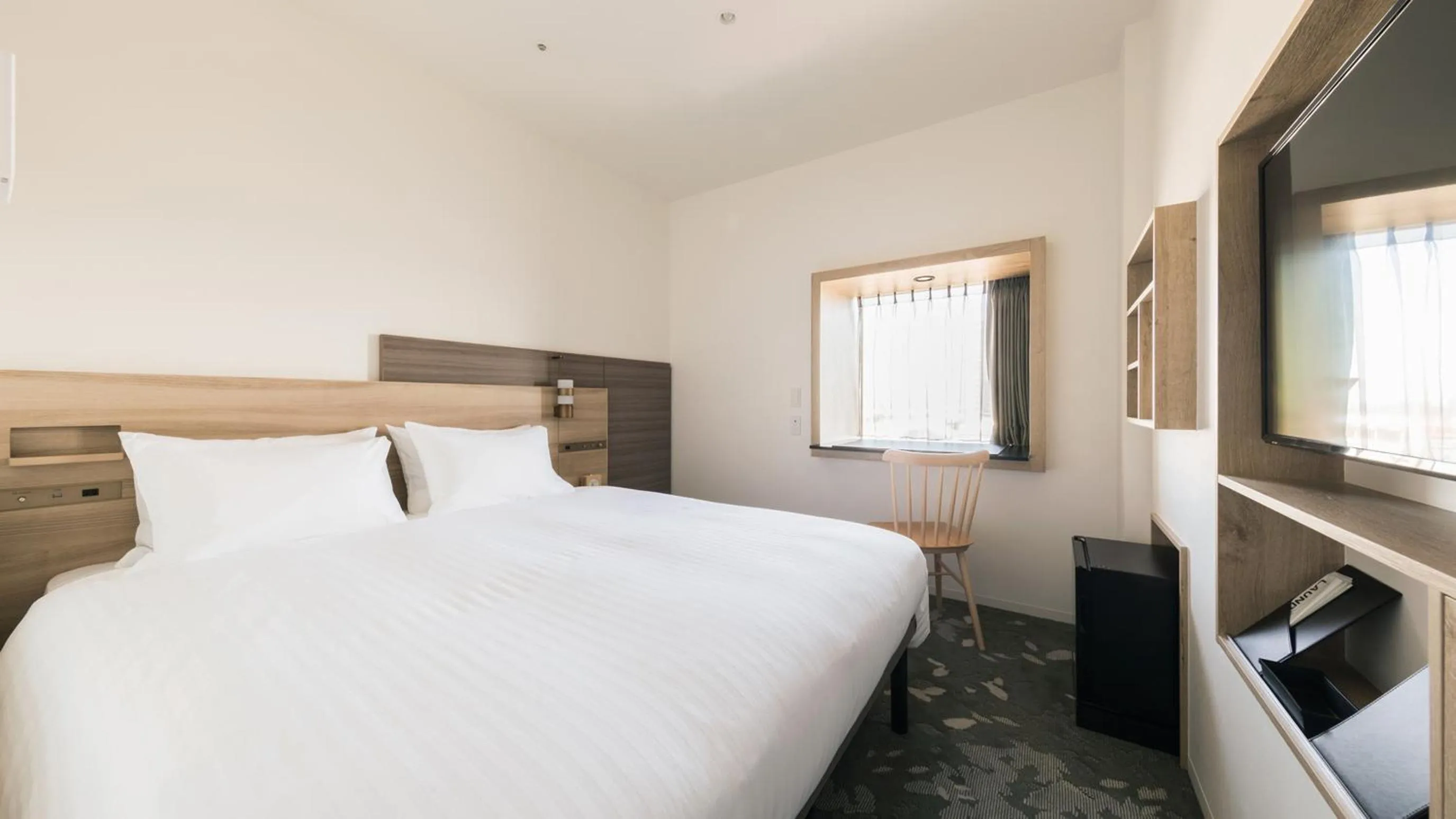 Bed in JR East Hotel Mets Premier Tokyo Bay Shinkiba