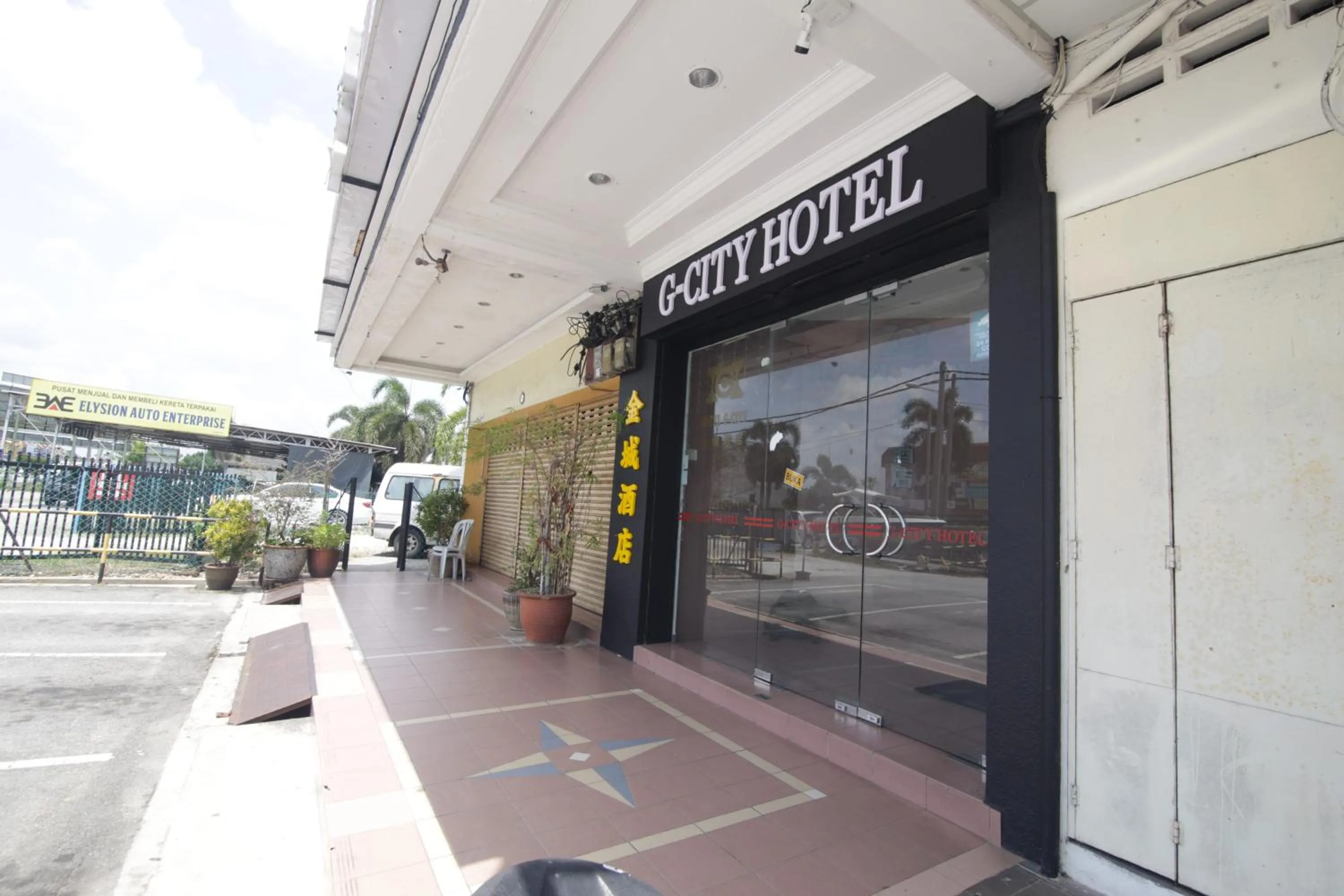 Facade/entrance in G CITY HOTEL