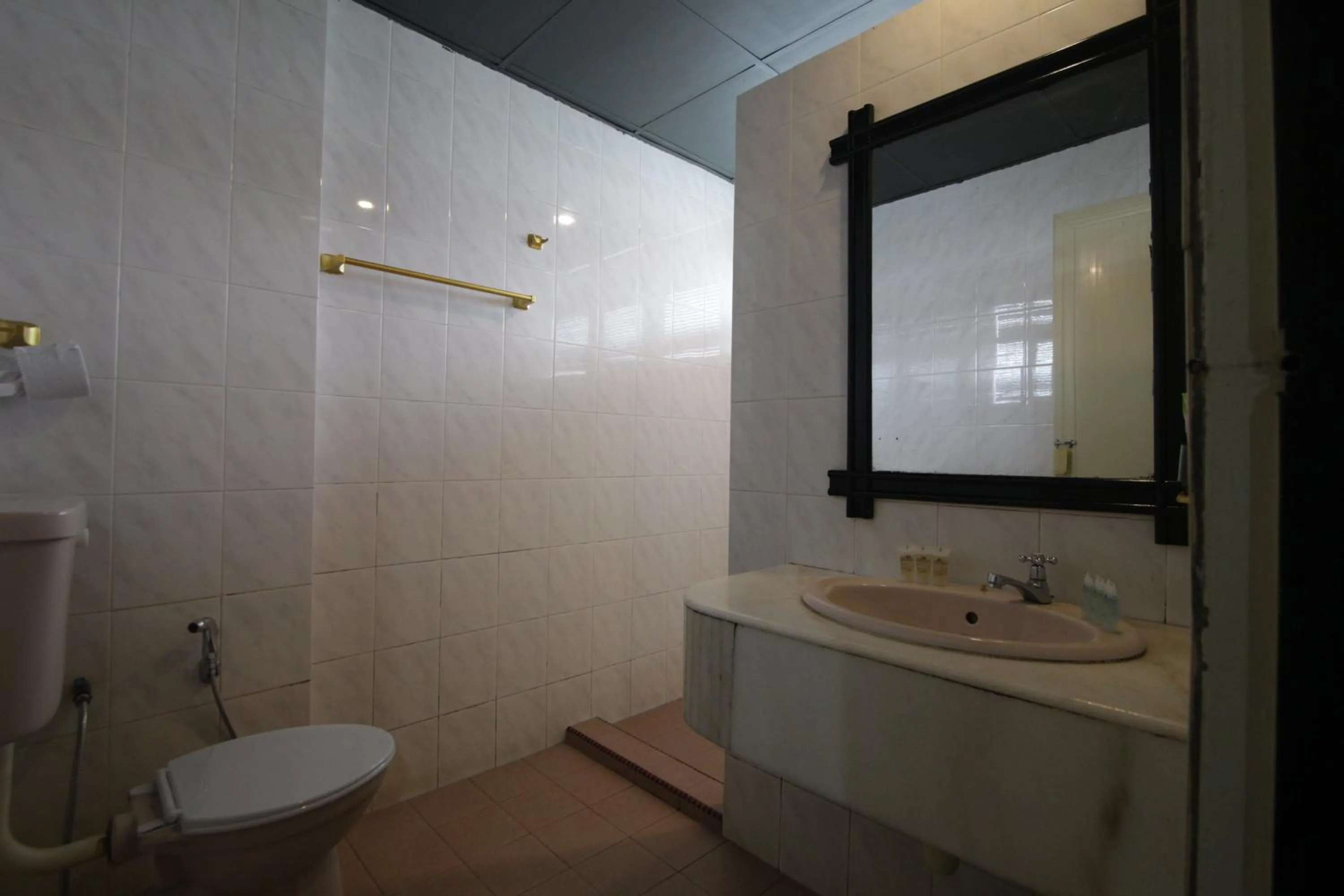 Toilet in G CITY HOTEL