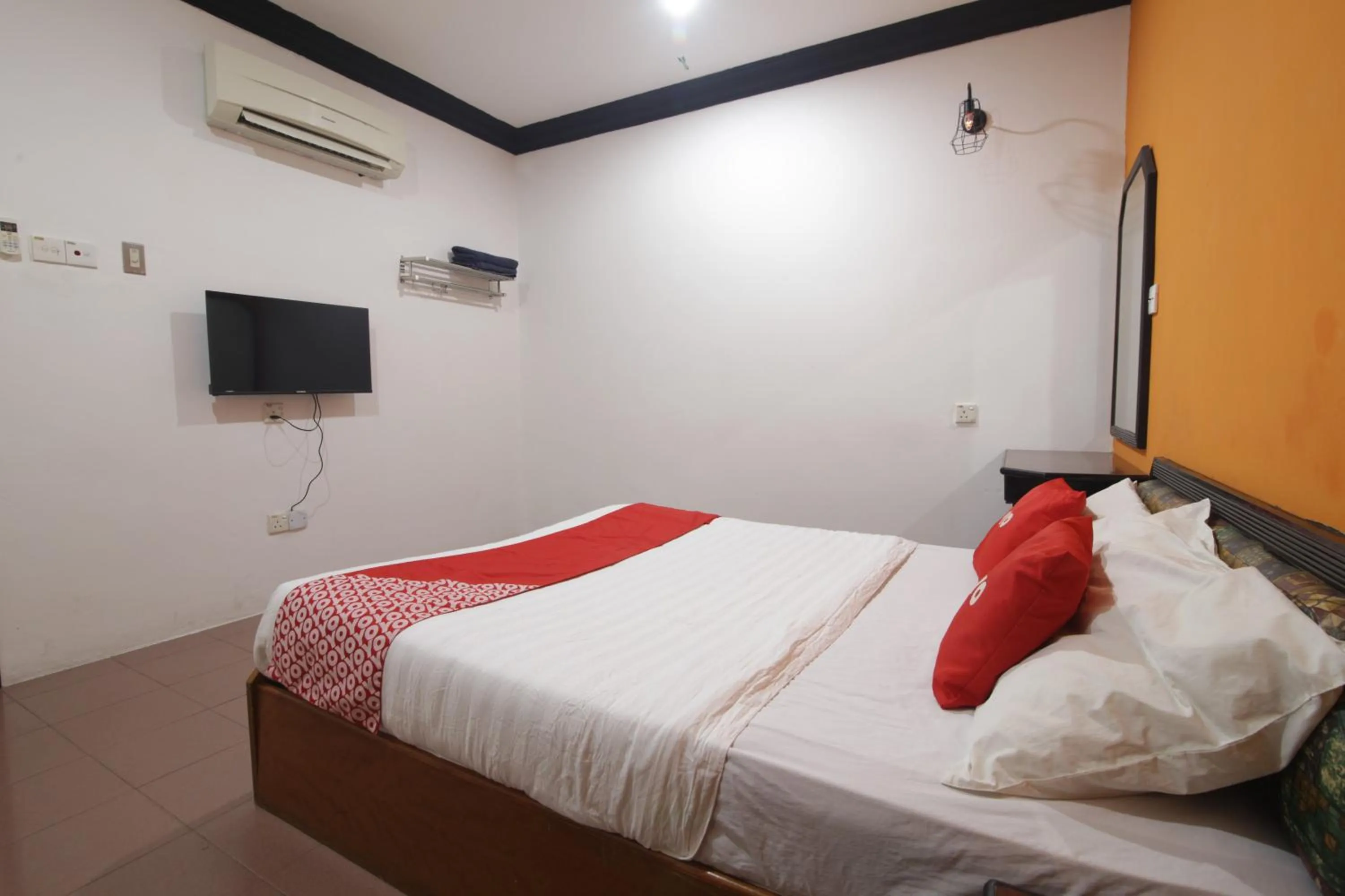 Bedroom, Bed in G CITY HOTEL