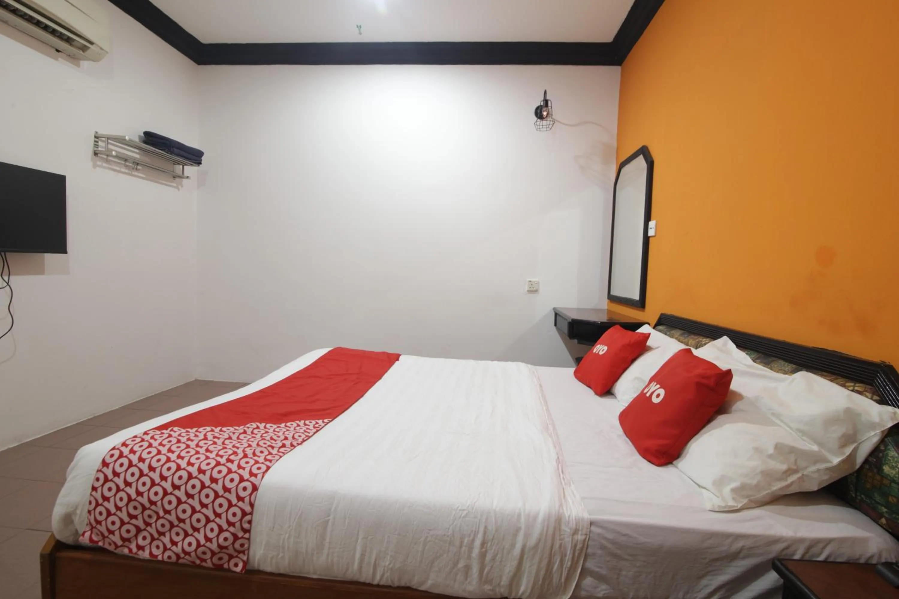 Bedroom, Bed in G CITY HOTEL