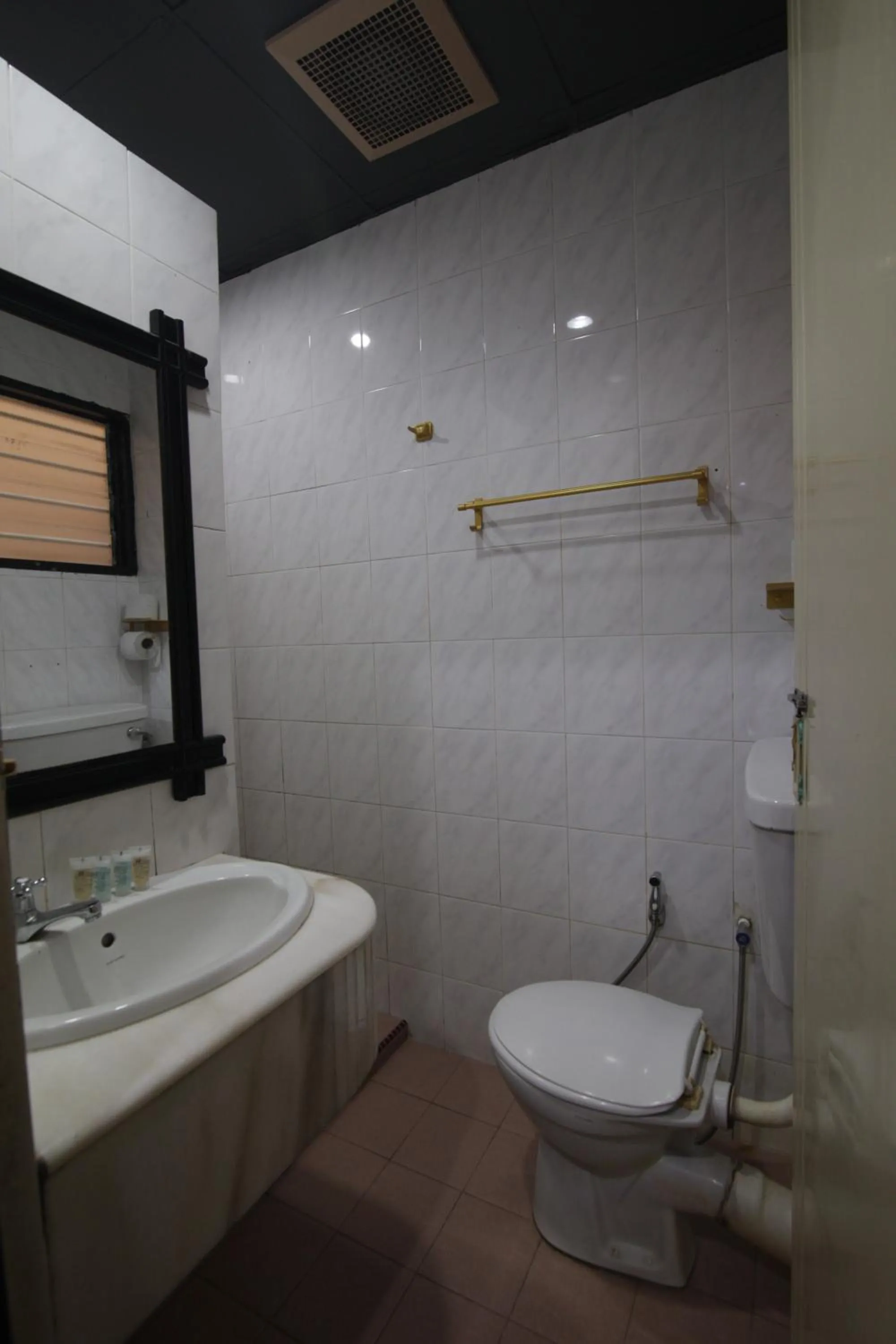 Toilet in G CITY HOTEL