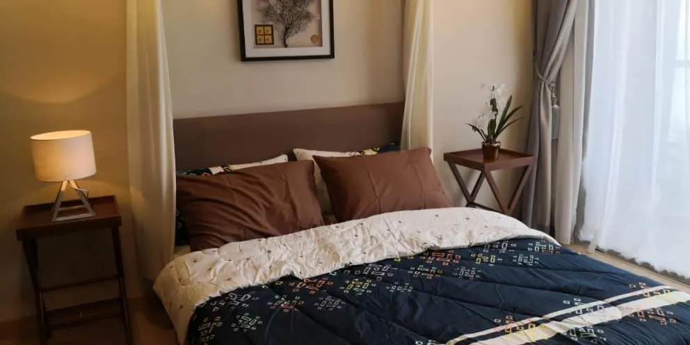 Bed in Timur Bay by Dream View Studio