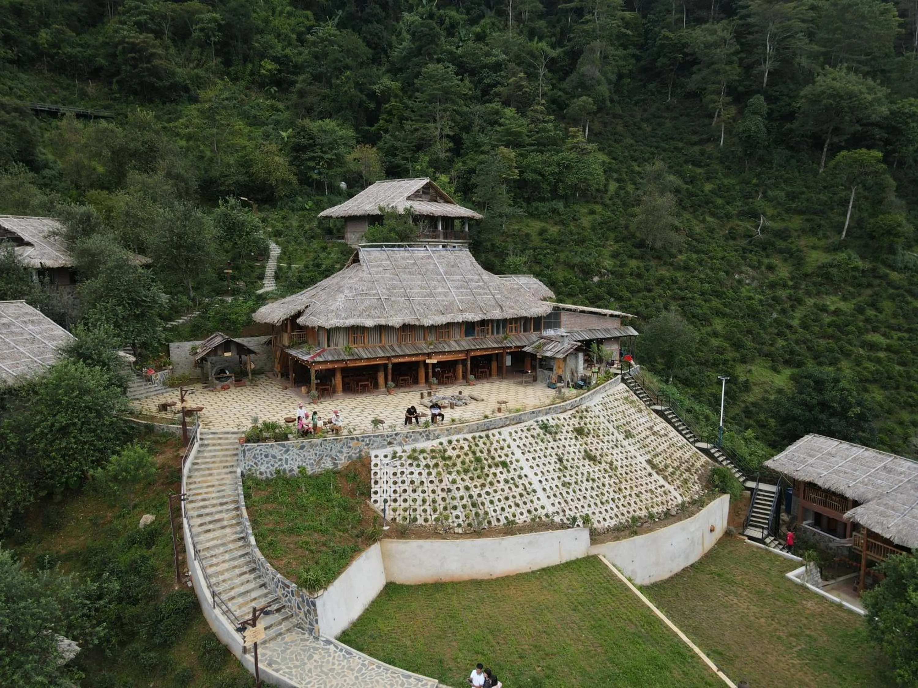 Property building in Ta Xua Ecolodge