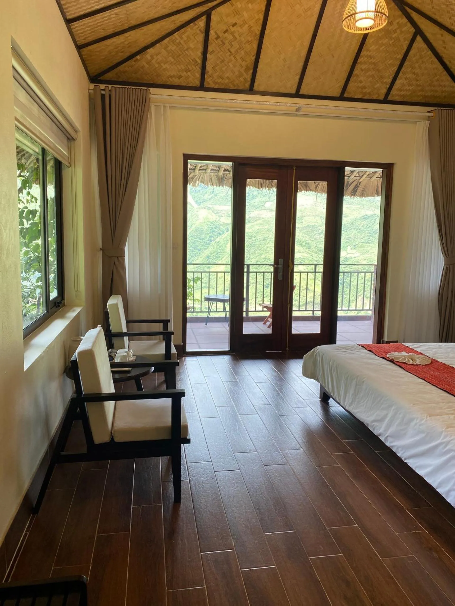 Bed in Ta Xua Ecolodge