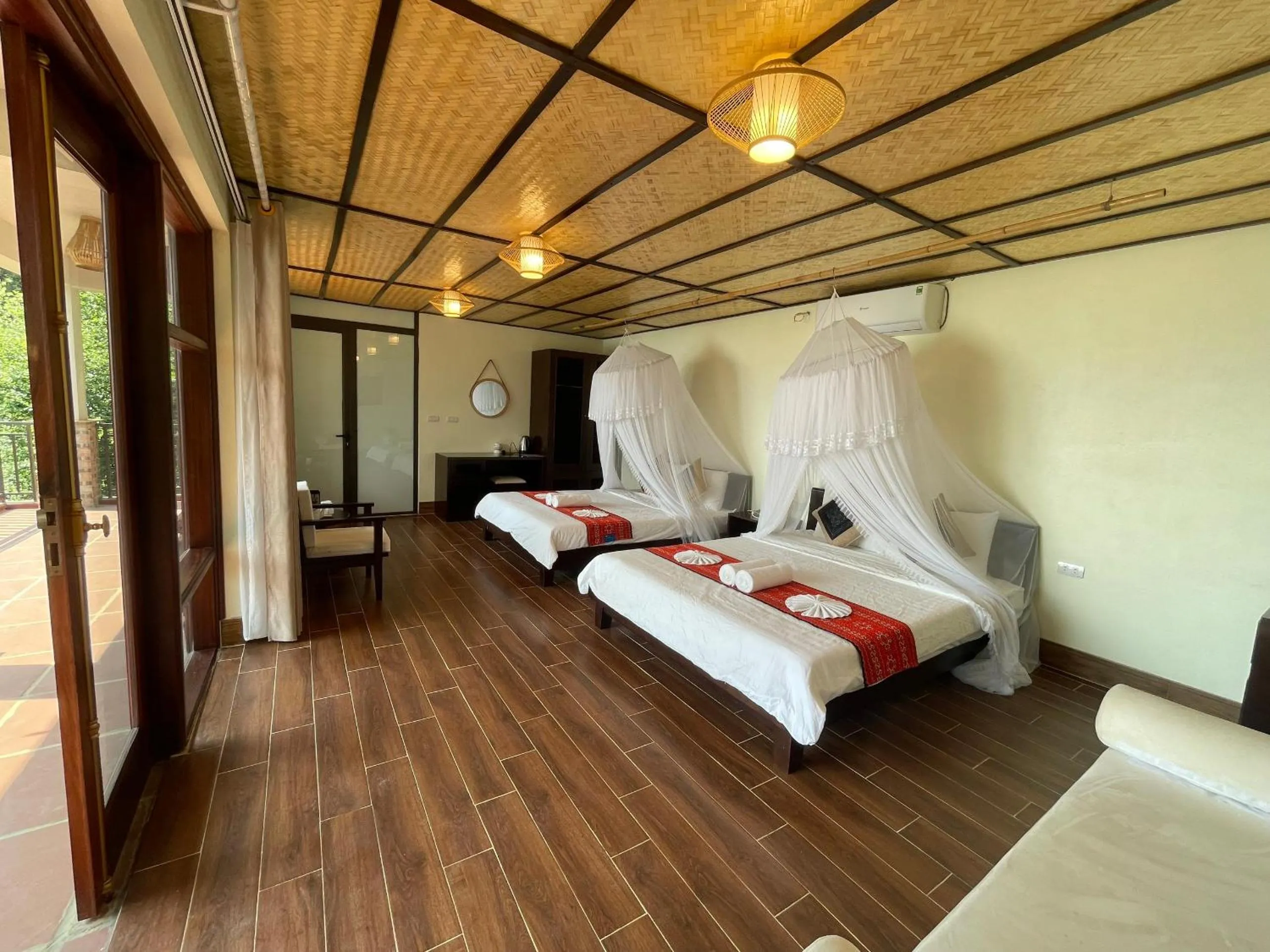 Bed in Ta Xua Ecolodge