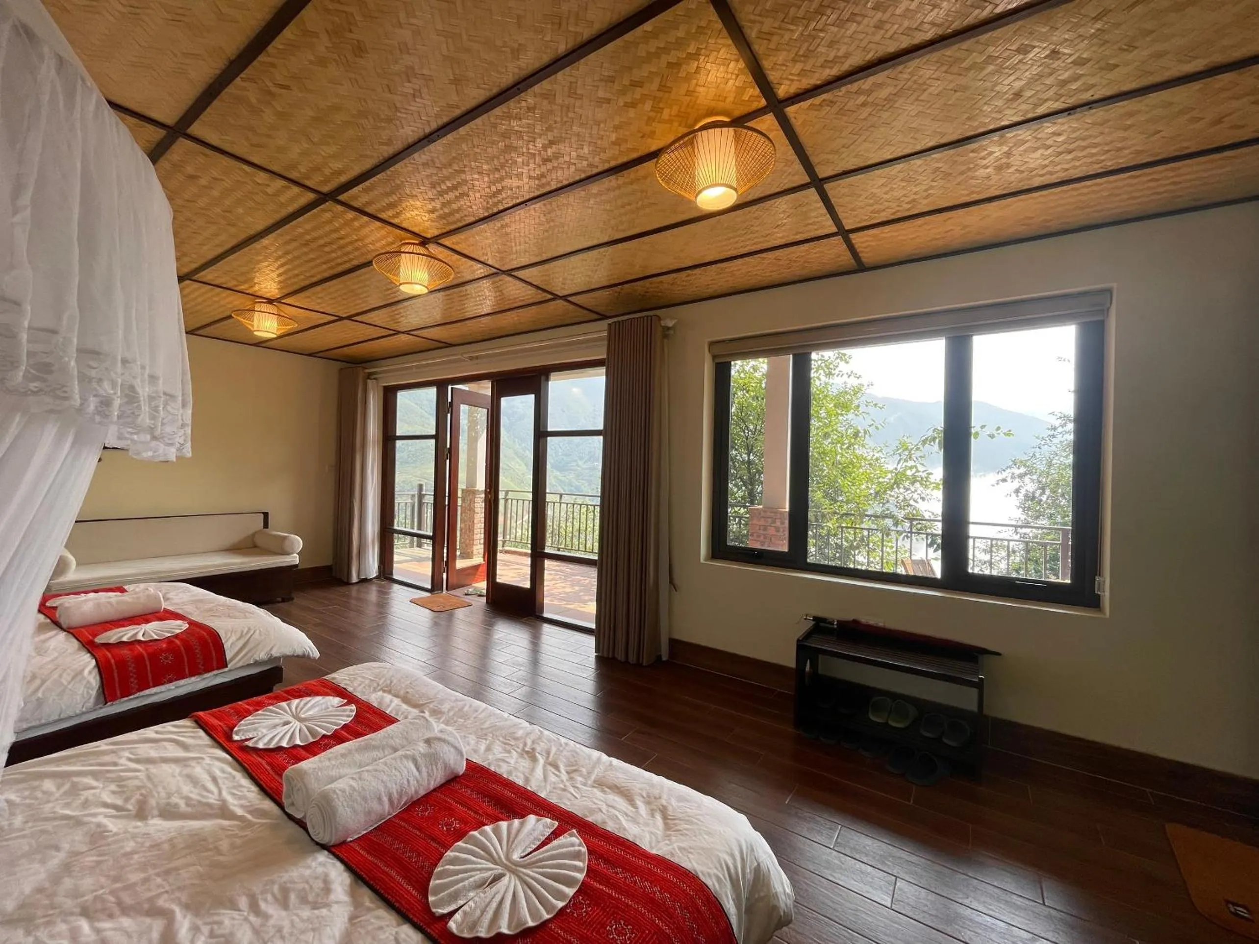Bed in Ta Xua Ecolodge