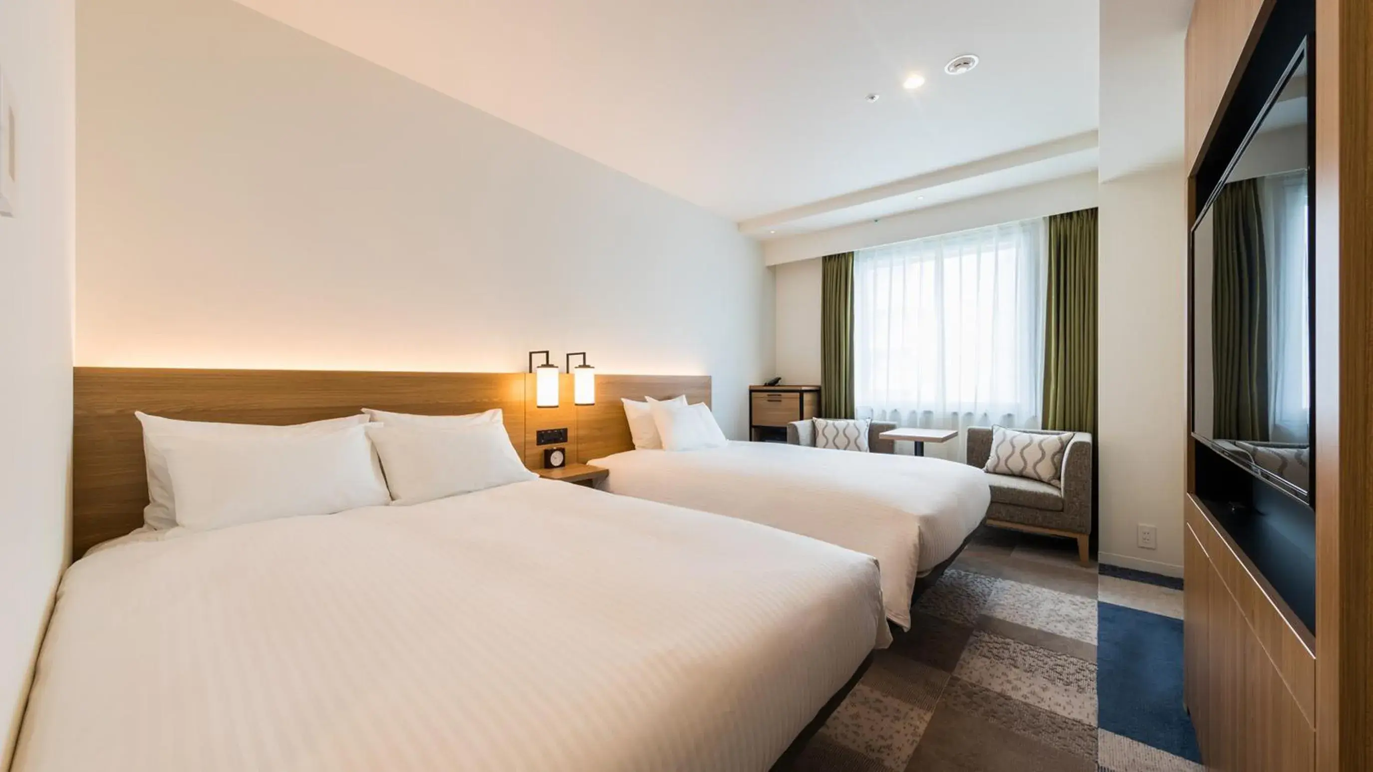 Superior Twin - single occupancy - Non-Smoking - Separate Bathroom & Toilet for 1 Adult in JR East Hotel Mets Premier Yokohama Sakuragicho Superior Twin - single occupancy - Non-Smoking - Separate Bathroom & Toilet for 1 Adult in JR East Hotel Mets Premier Yokohama Sakuragicho