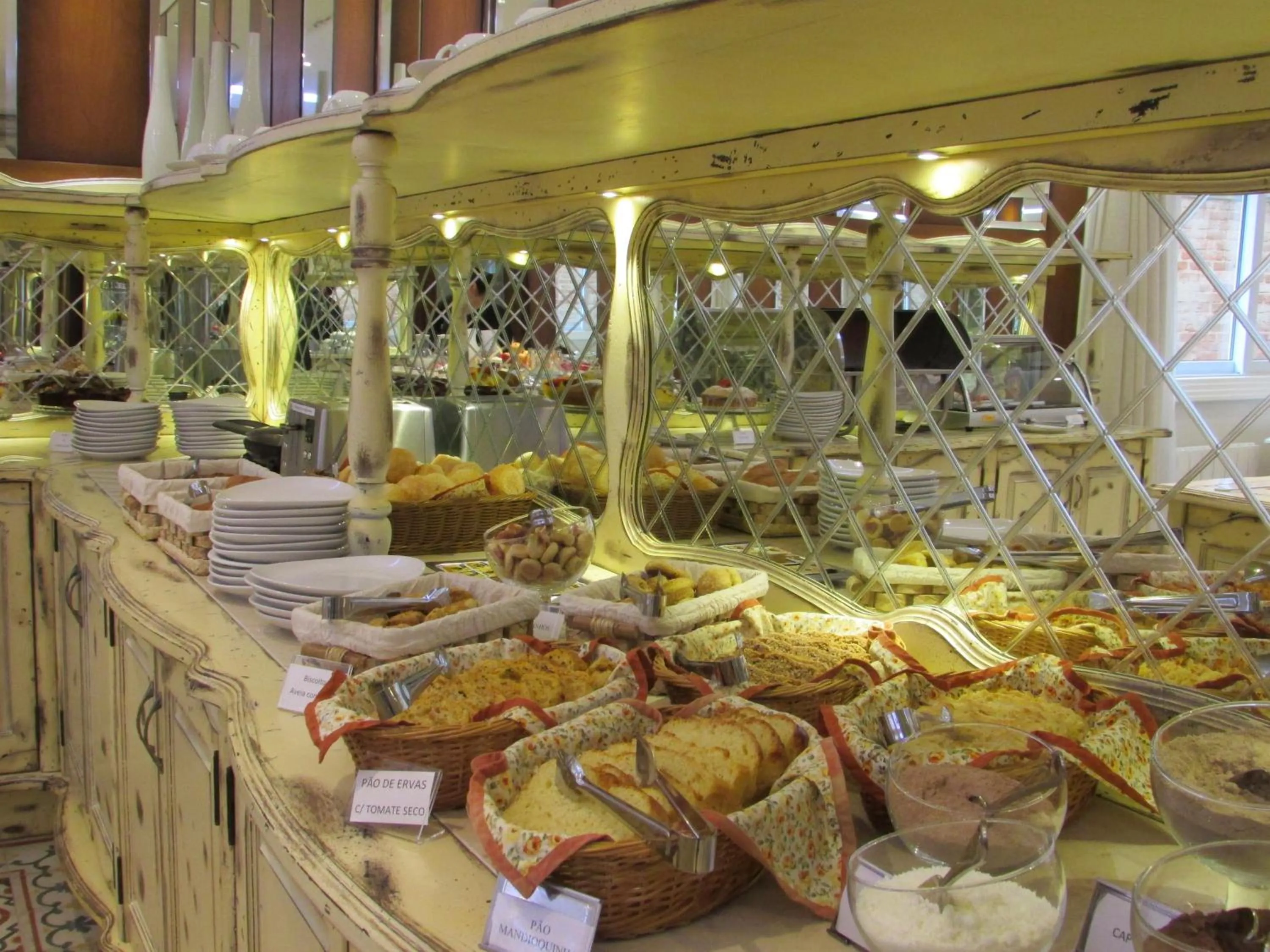 Restaurant/places to eat in Pousada Italia Eleganza