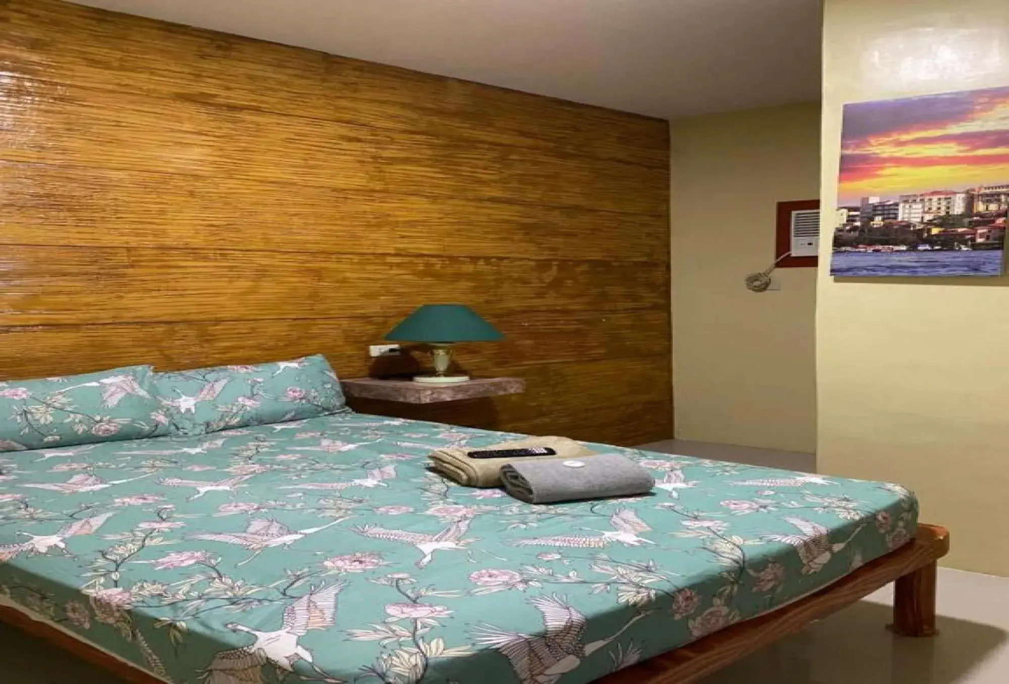Standard Double Room in RedDoorz @ Piamonte Apartelle Santo Tomas Batangas Standard Double Room in RedDoorz @ Piamonte Apartelle Santo Tomas Batangas