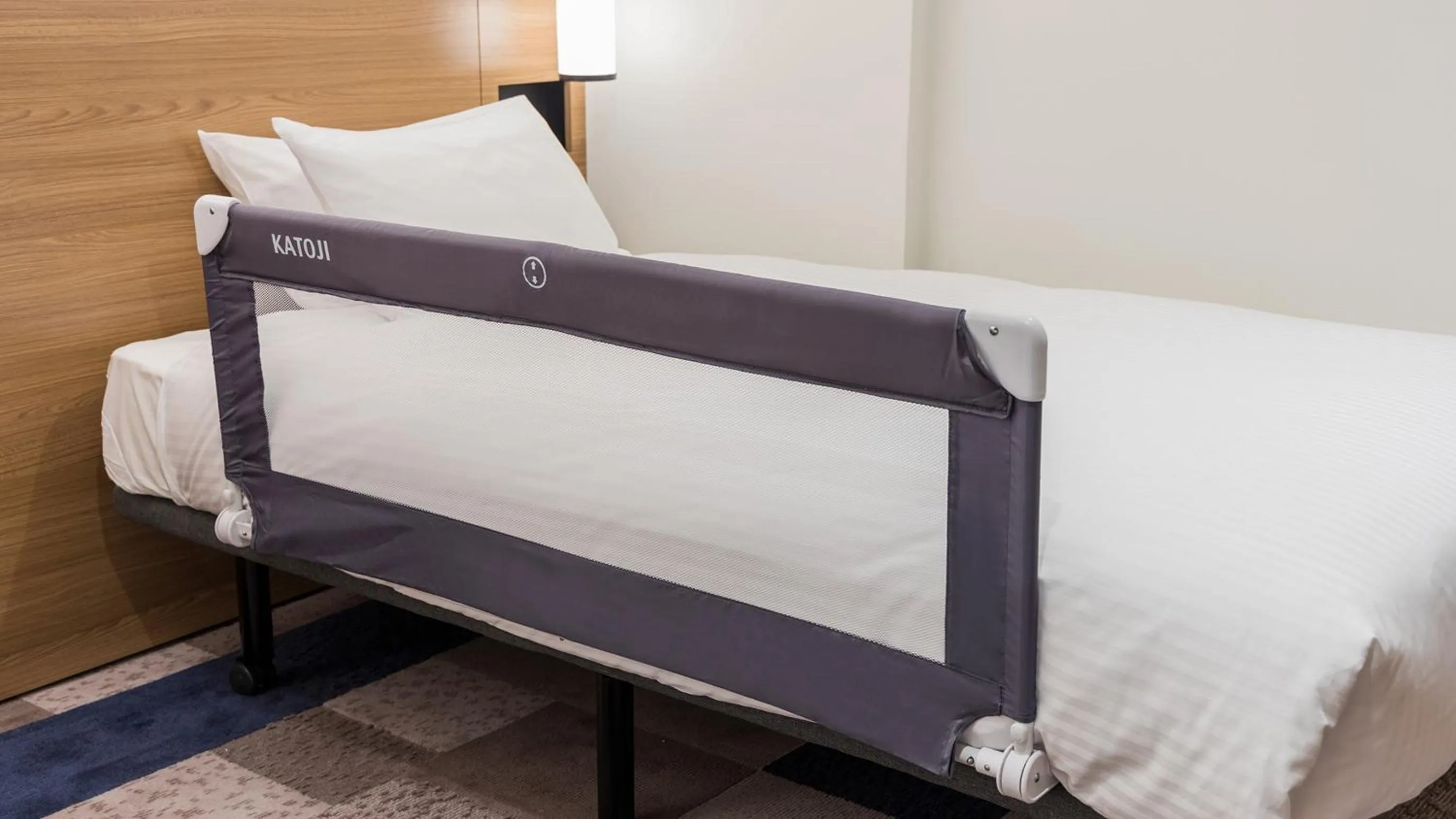 Bed in JR-East Hotel Mets Tsudanuma