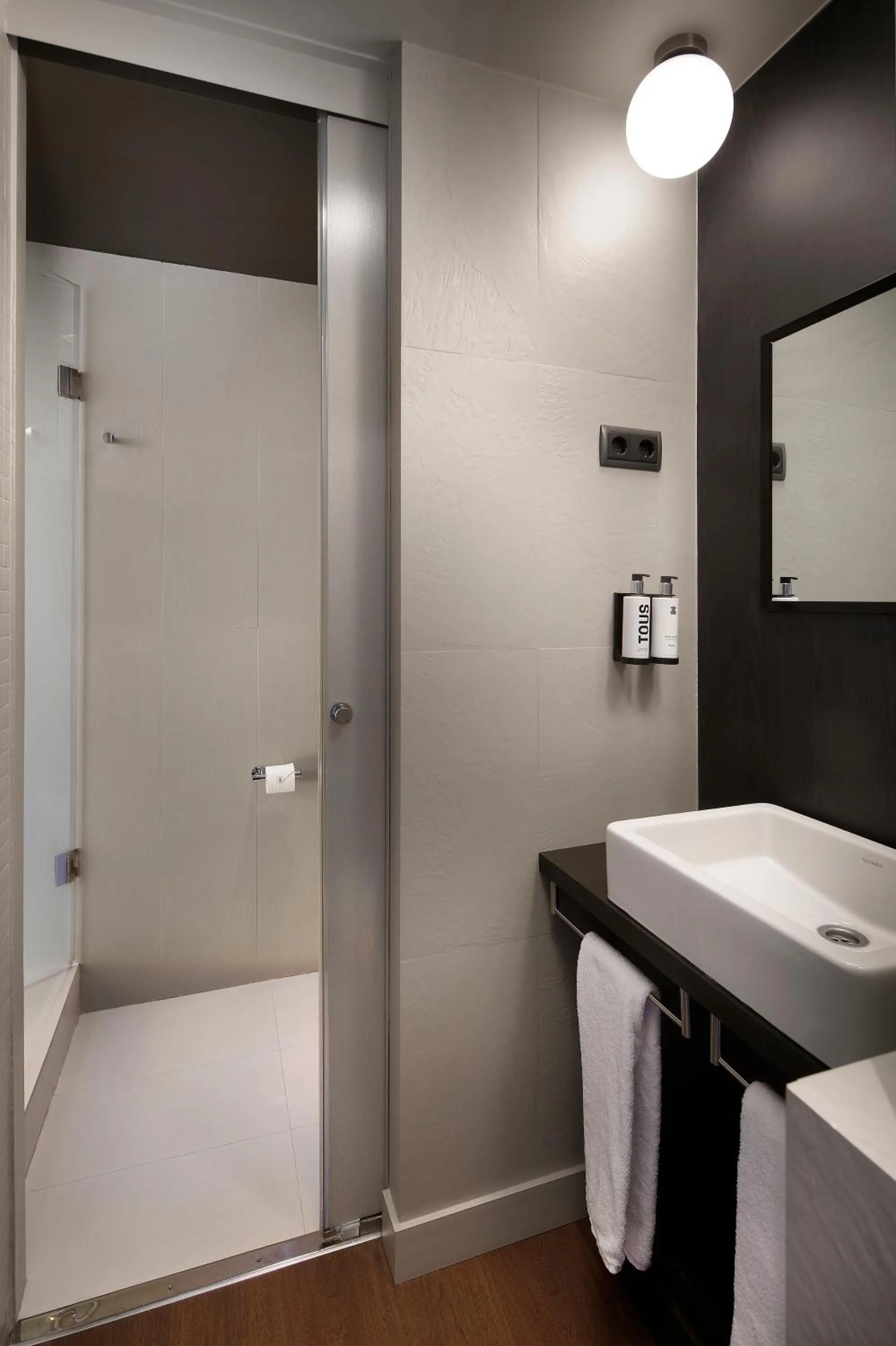 Shower in Wilson Boutique Hotel