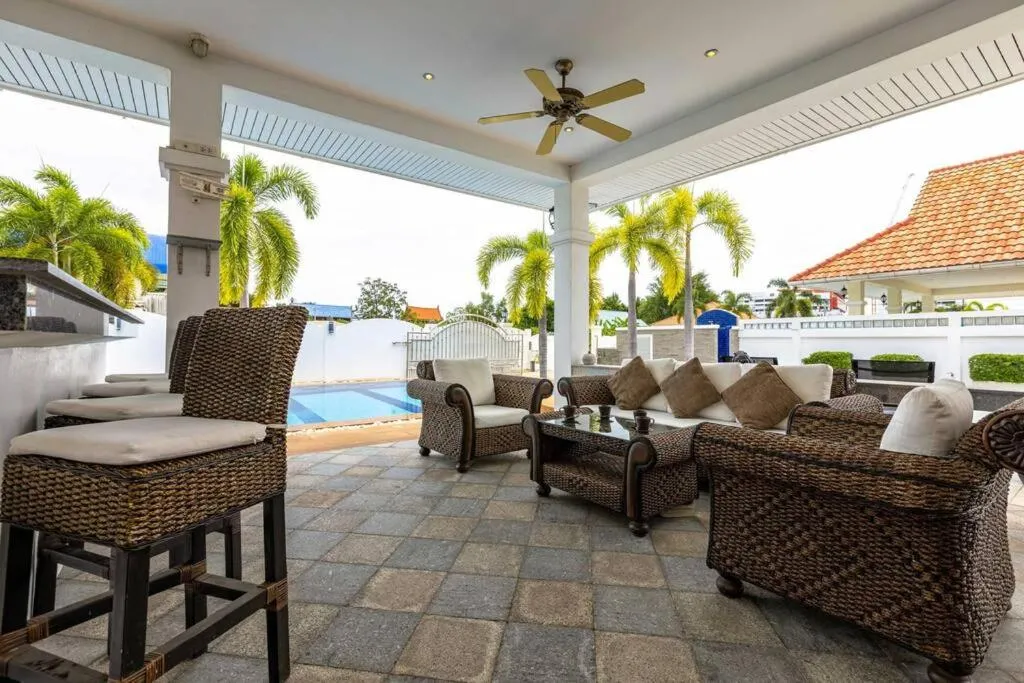 Private 3 Bedroom Pool Villa PP10