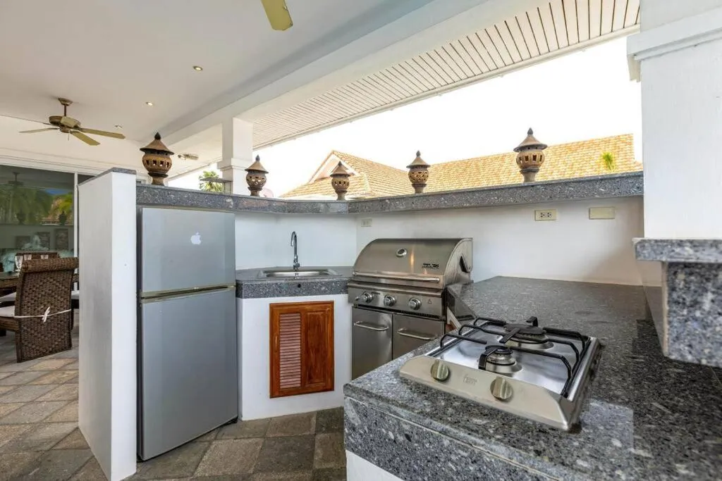 Private 3 Bedroom Pool Villa PP10