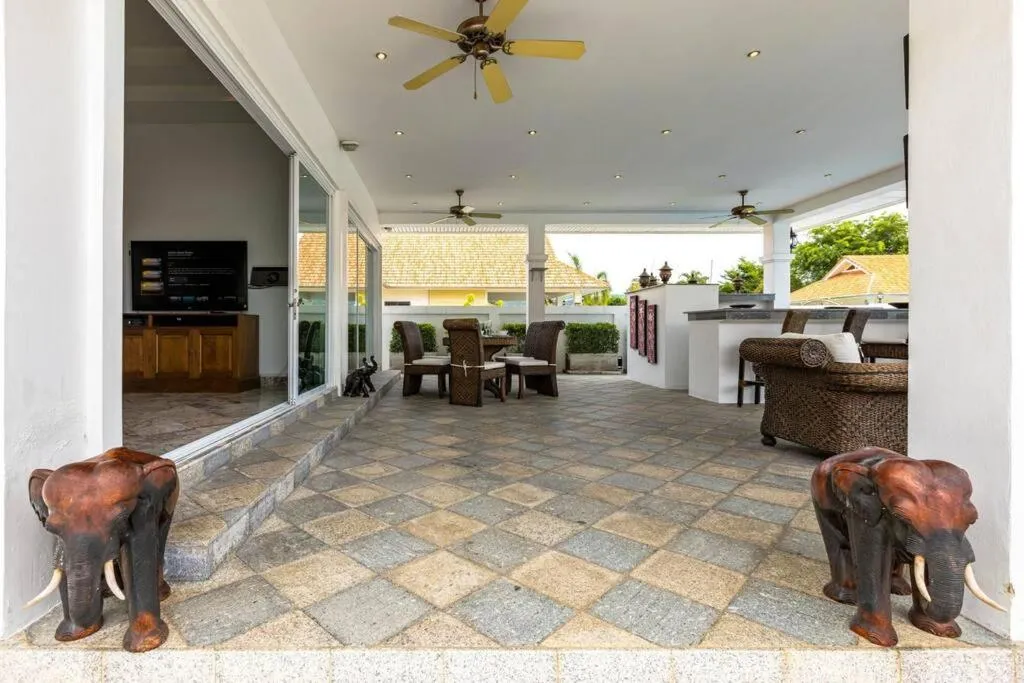 Private 3 Bedroom Pool Villa PP10