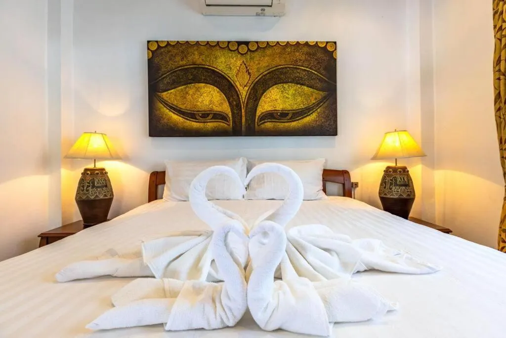 Bed in Private 3 Bedroom Pool Villa PP10