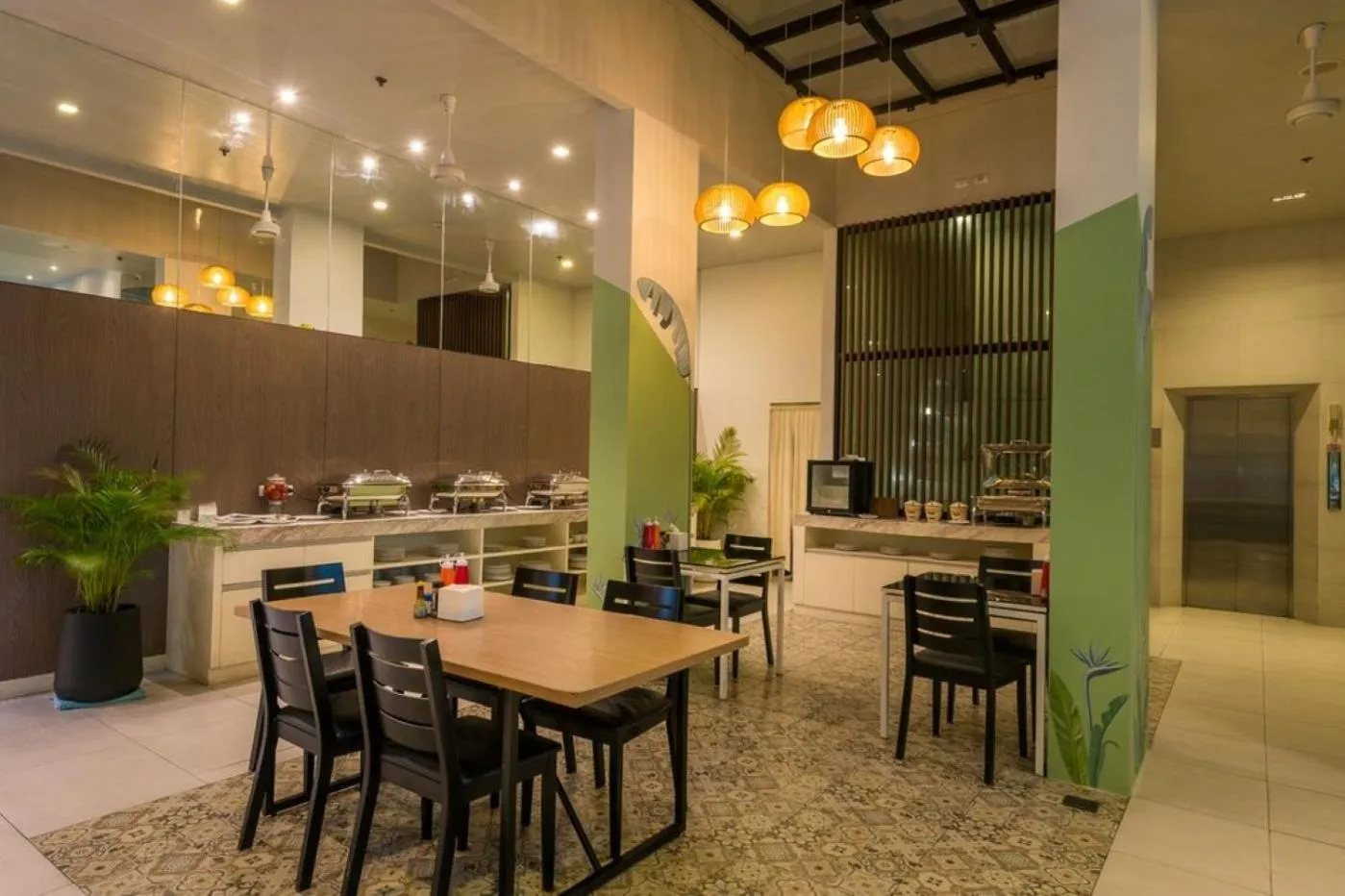 Restaurant/places to eat in Centro One Patong