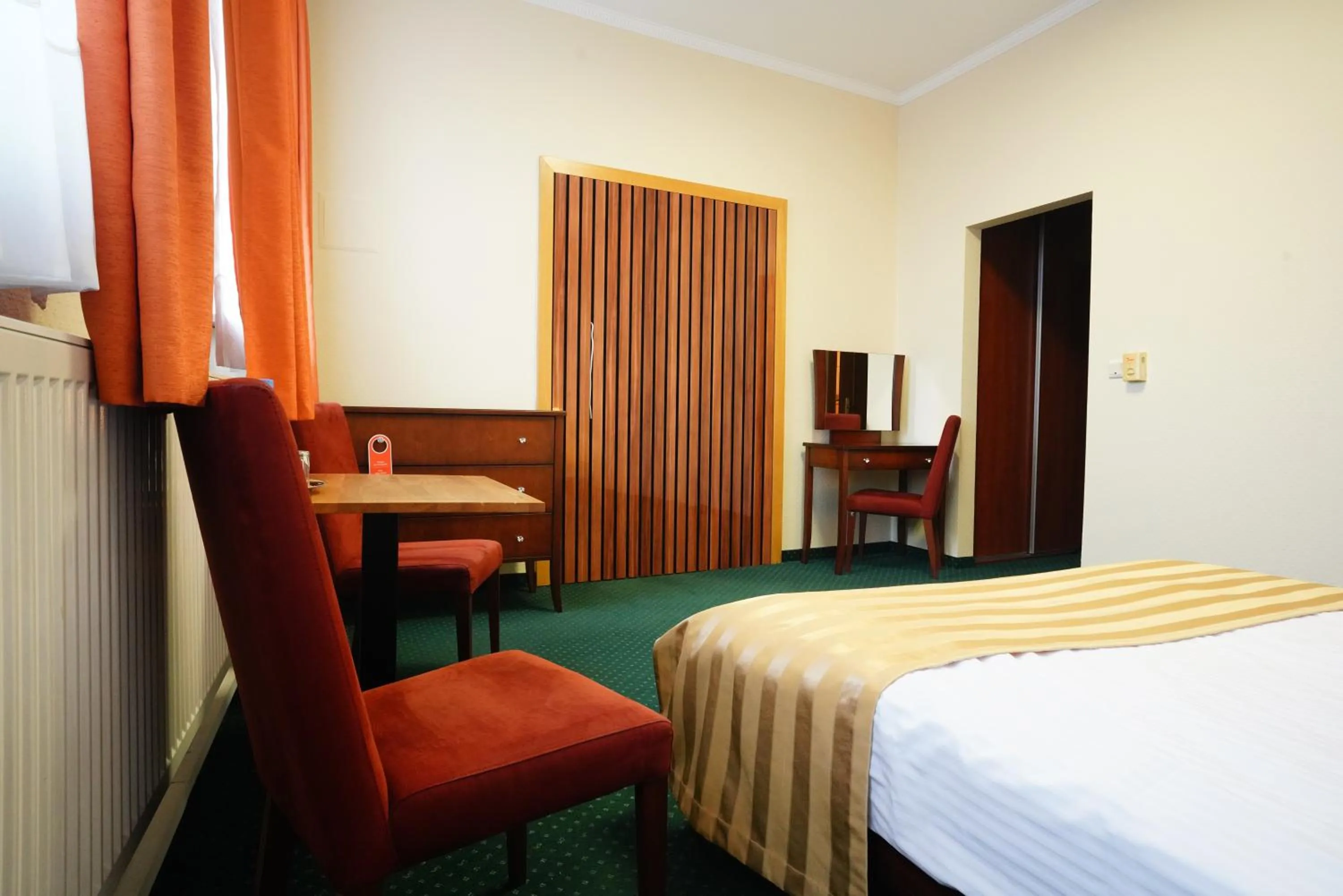 Bed in Noclegi w Lublińcu Lubex