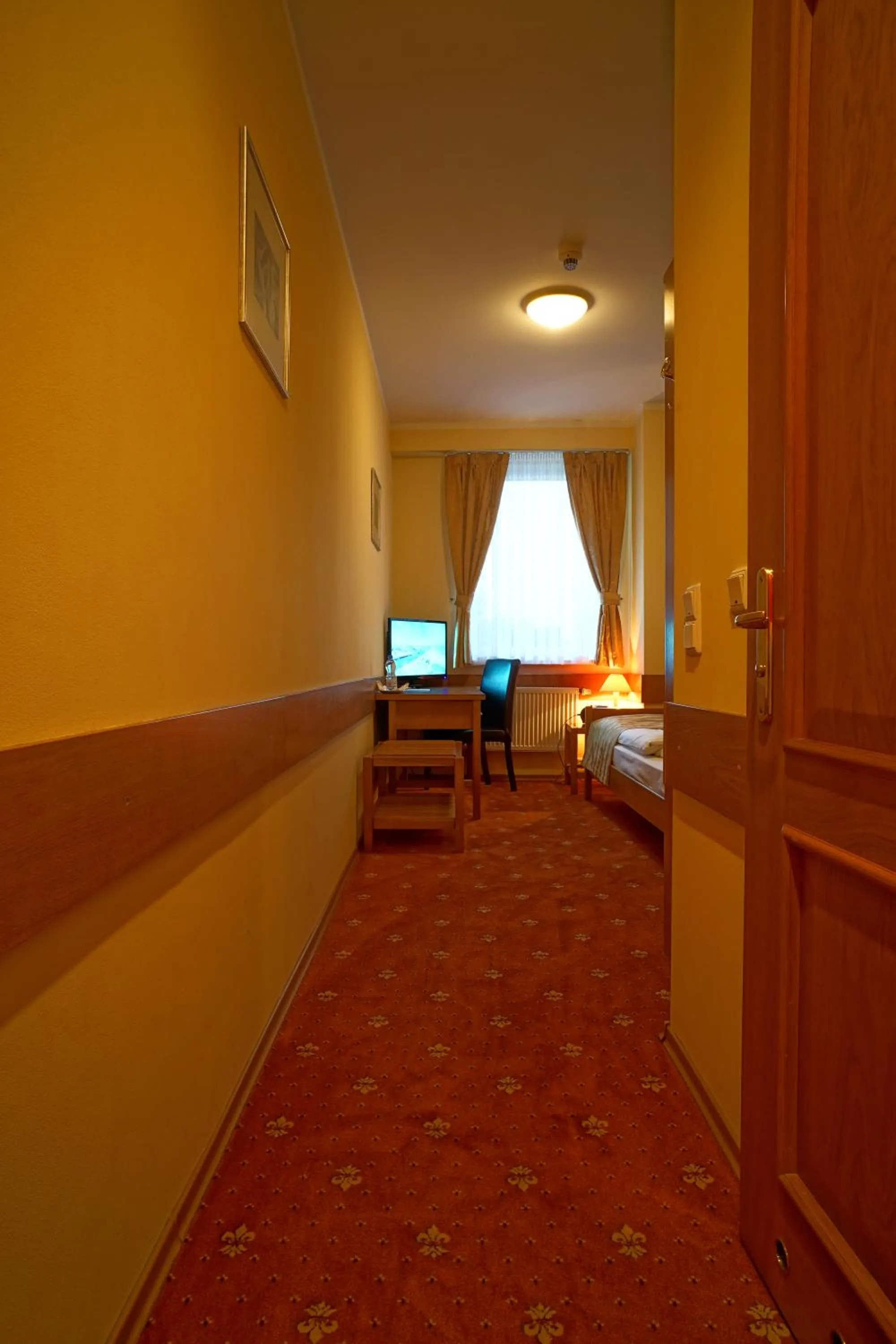 Bed in Noclegi w Lublińcu Lubex