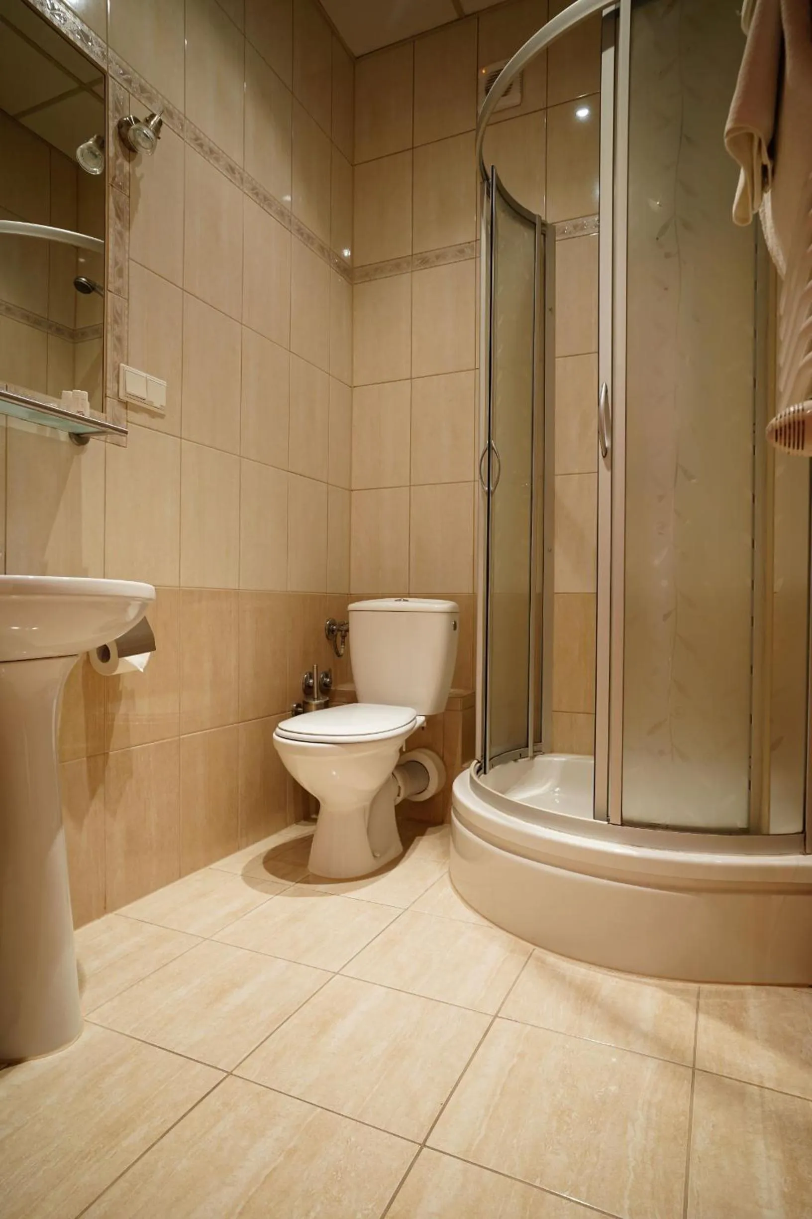 Shower in Noclegi w Lublińcu Lubex