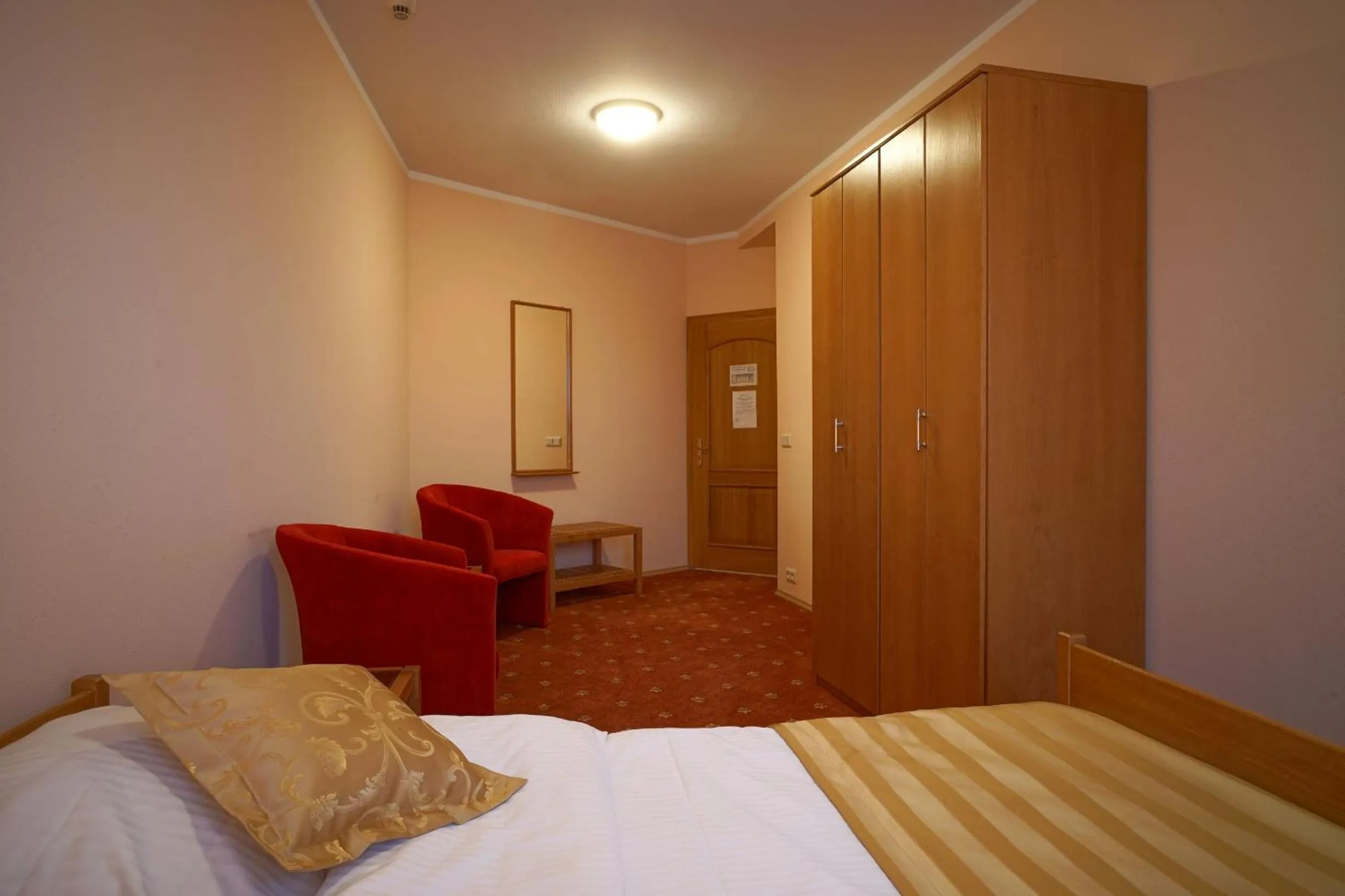 Bed in Noclegi w Lublińcu Lubex